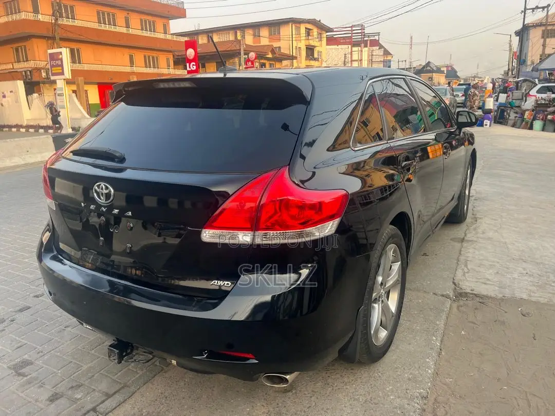 Toyota Venza V6 2011 Gray