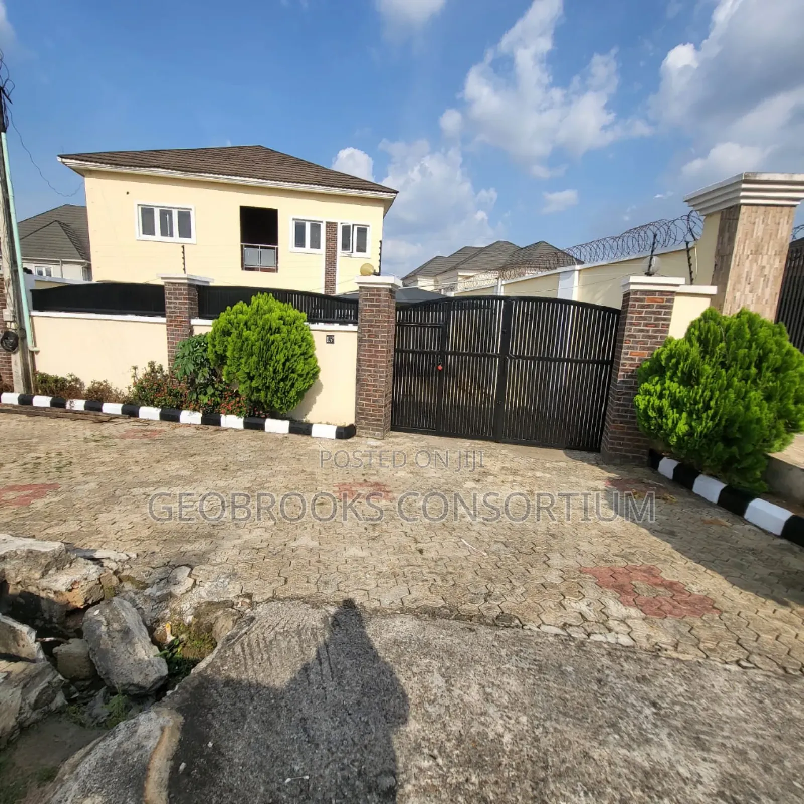4bdrm Duplex in Kolapo Ishola Gra, Akobo for sale