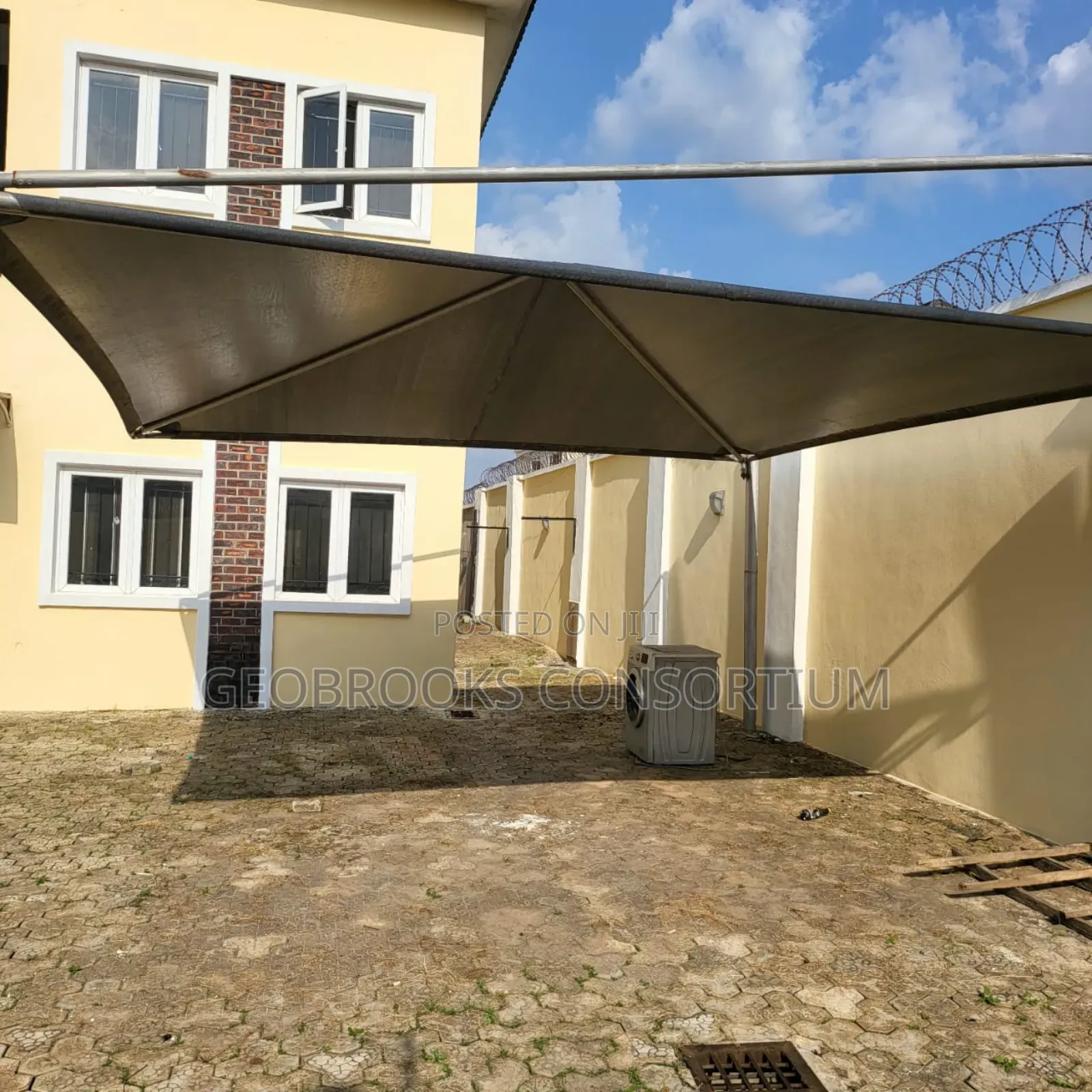 4bdrm Duplex in Kolapo Ishola Gra, Akobo for sale