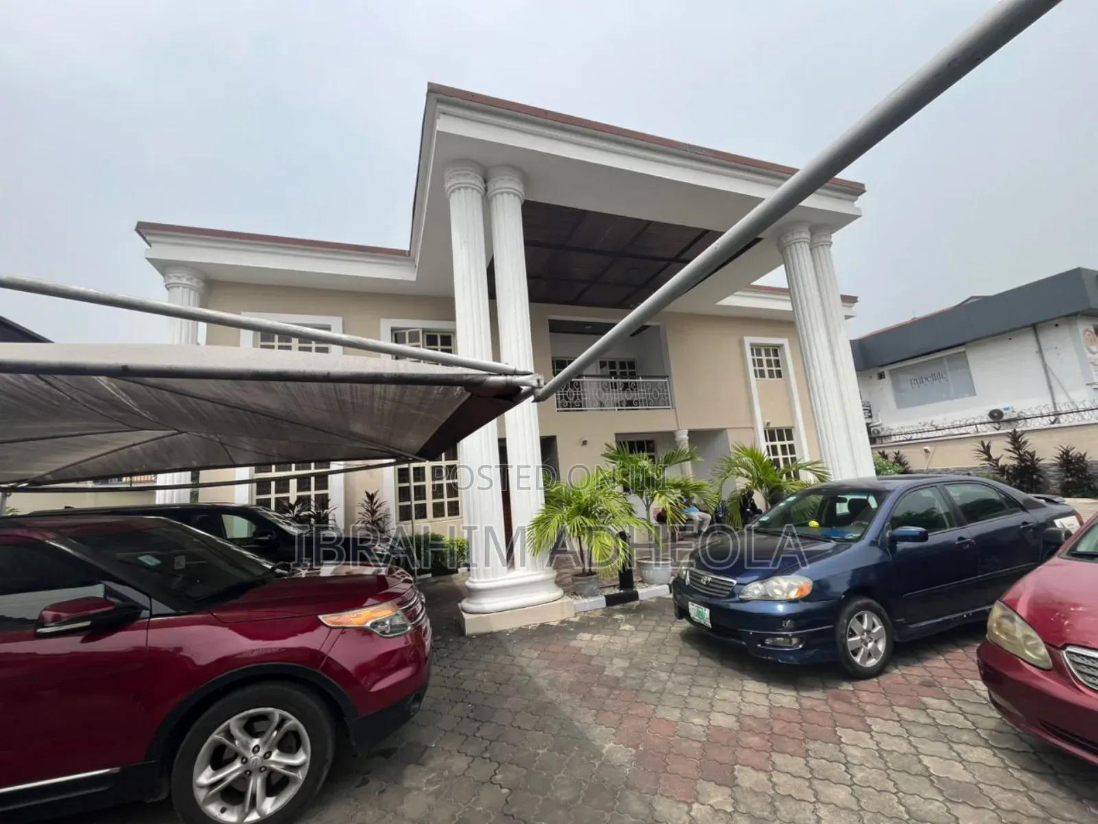 5bdrm Duplex in Adebayo Doherty for rent