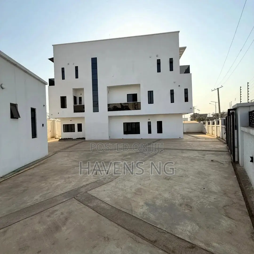 7bdrm Duplex in Asokoro for sale