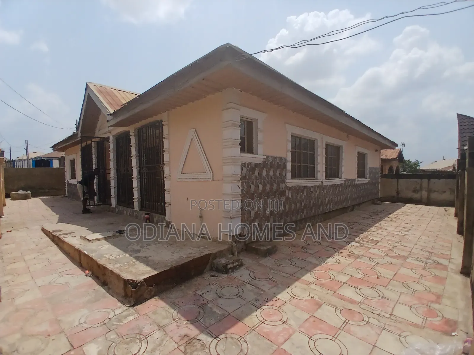 3bdrm Bungalow in Elebu, Off Akala, Ibadan for sale