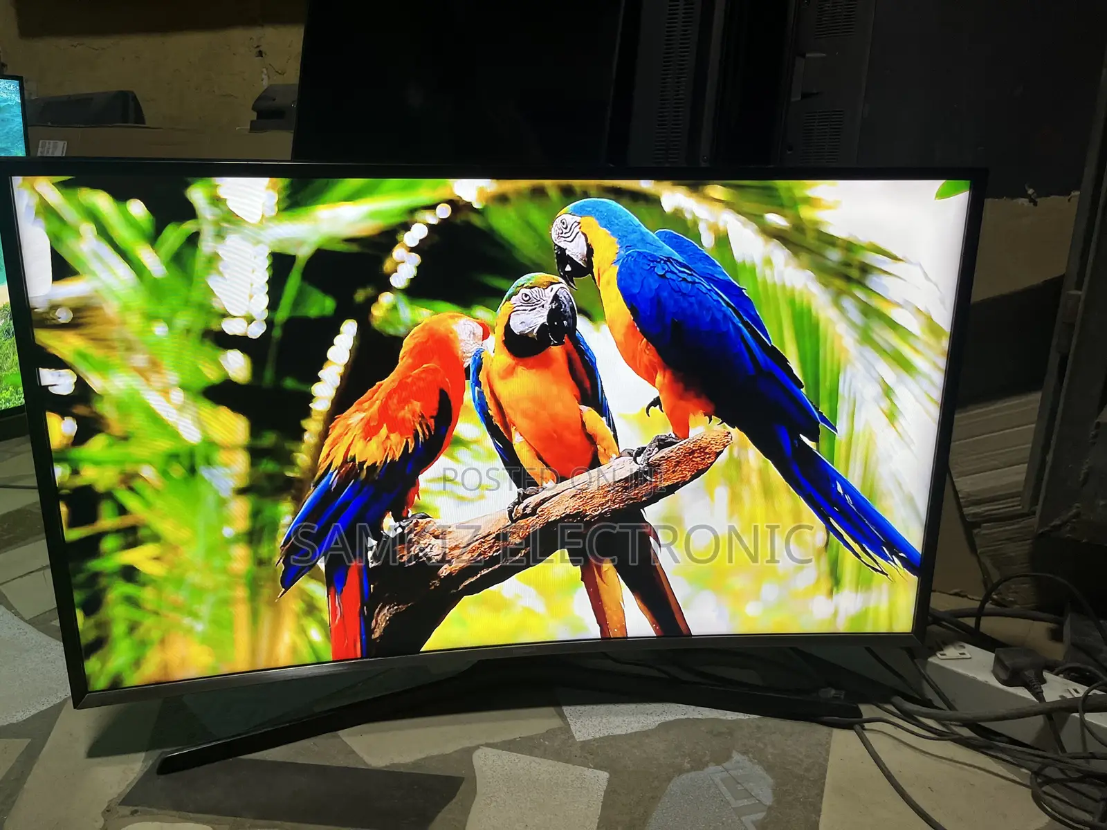 Samsung 43 Inch Curved Full Smart Tv - View Bend Reality