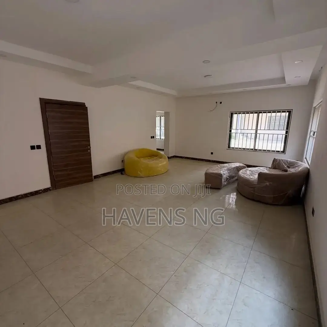 5bdrm Duplex in Mabushi for sale