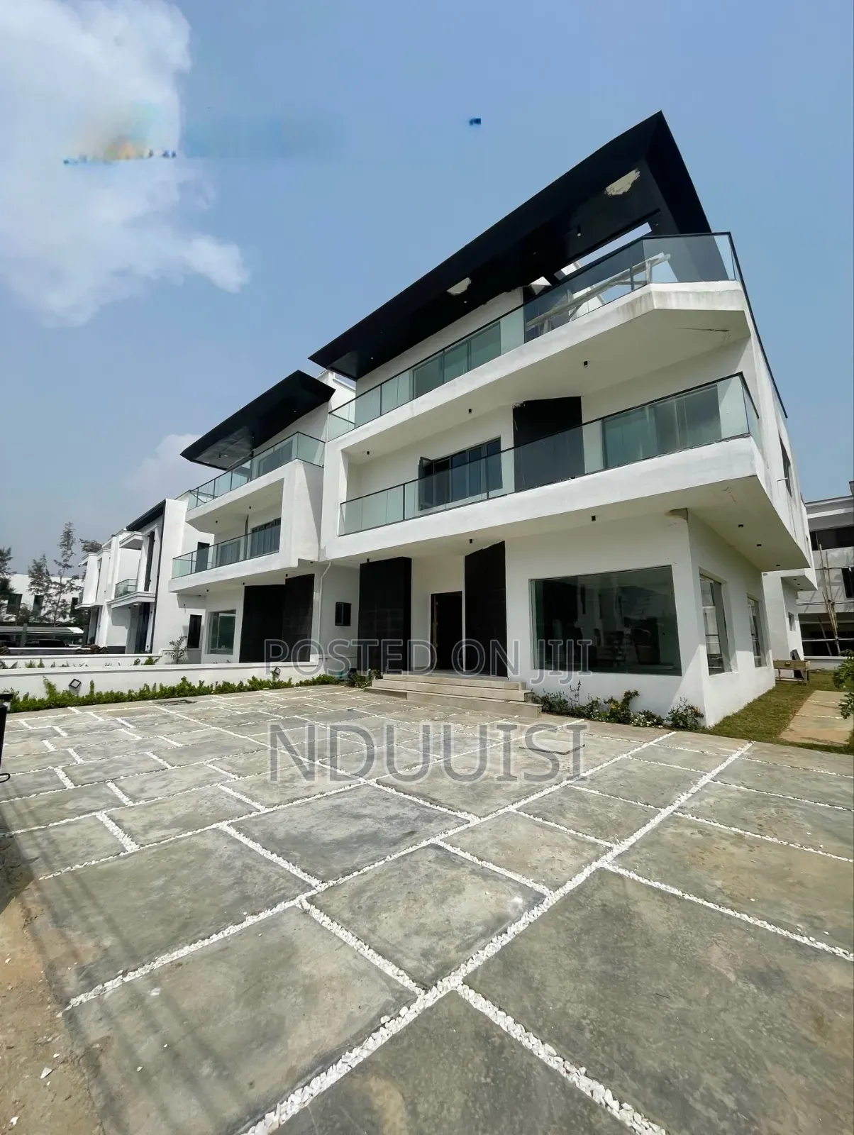 5bdrm Duplex in Lekki County Homes, Ikota for sale