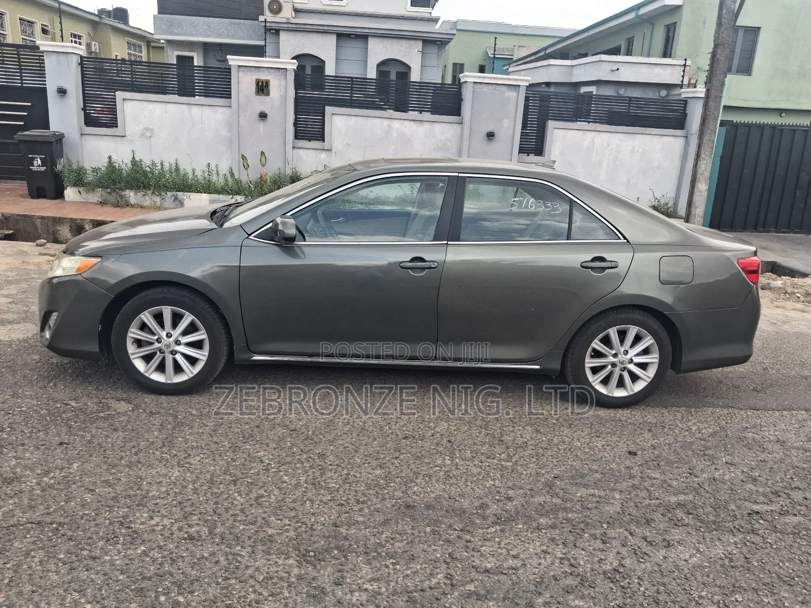 Toyota Camry XLE 4dr Sedan (2.5L 4cyl 6A) 2012 Green