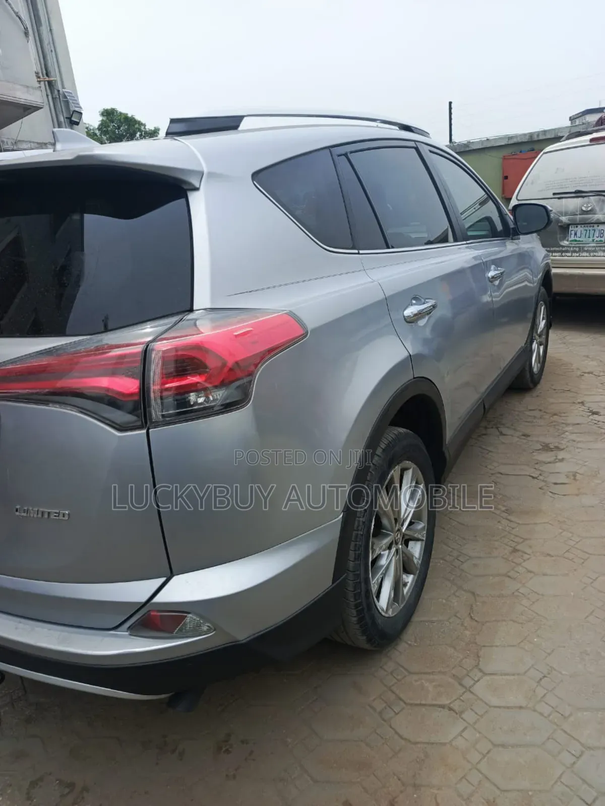 Toyota RAV4 Limited AWD (2.5L 4cyl 6A) 2016 Silver