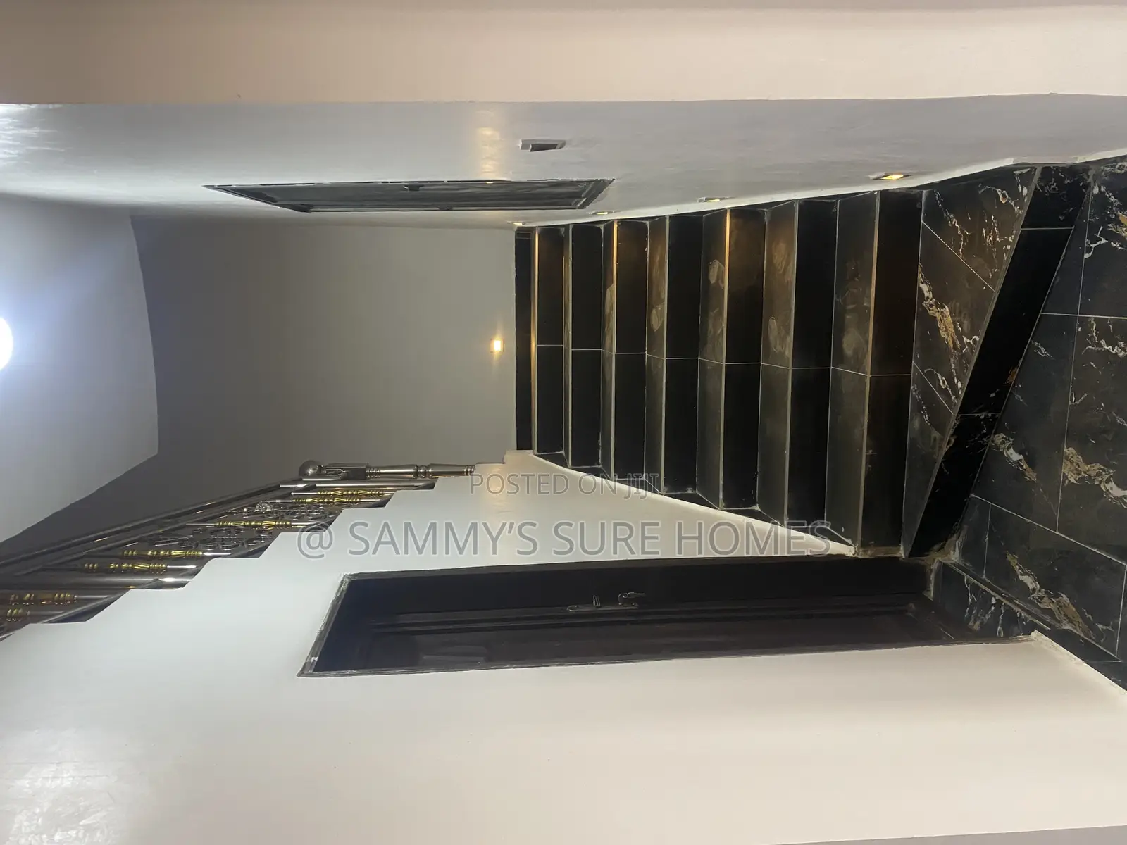 4bdrm Duplex in Liberty Estate Fo1 for rent