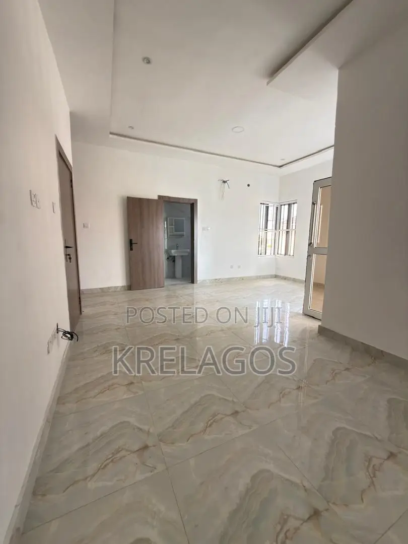 4bdrm Townhouse / Terrace in Lekki Phase 1 for rent