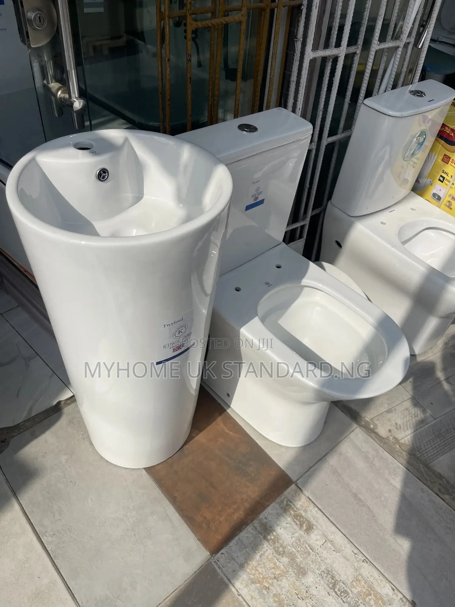 Twyford Water Closet Set With Standing Basin