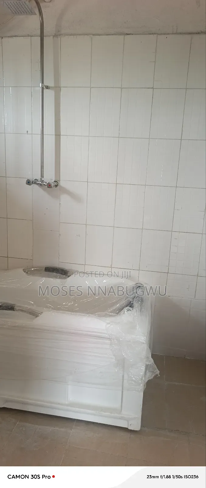 3bdrm Block of Flats in Woji for rent