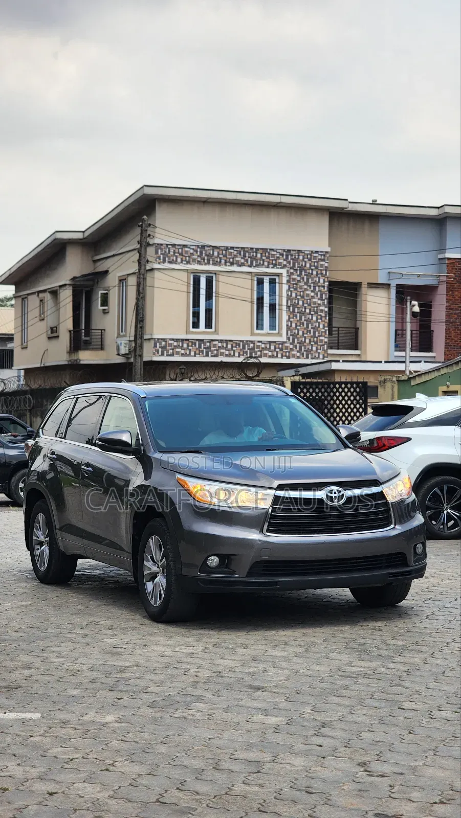 Toyota Highlander XLE 4dr SUV AWD (3.5L 6cyl 6A) 2014 Gray