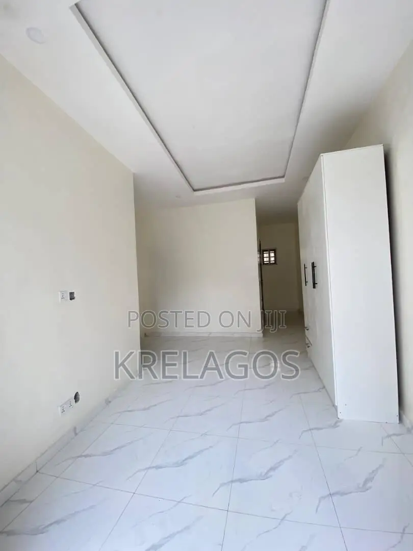 3bdrm Duplex in Ikota for sale