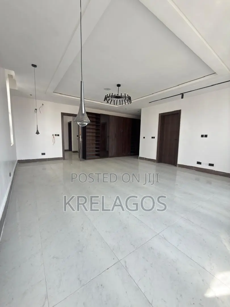 5bdrm Duplex in Lekki Phase 1 for sale