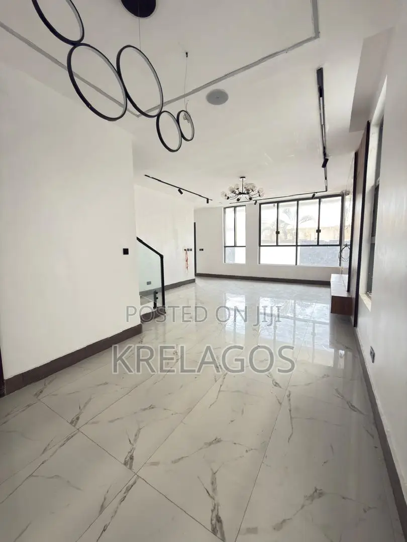 5bdrm Duplex in Lekki Phase 1 for sale