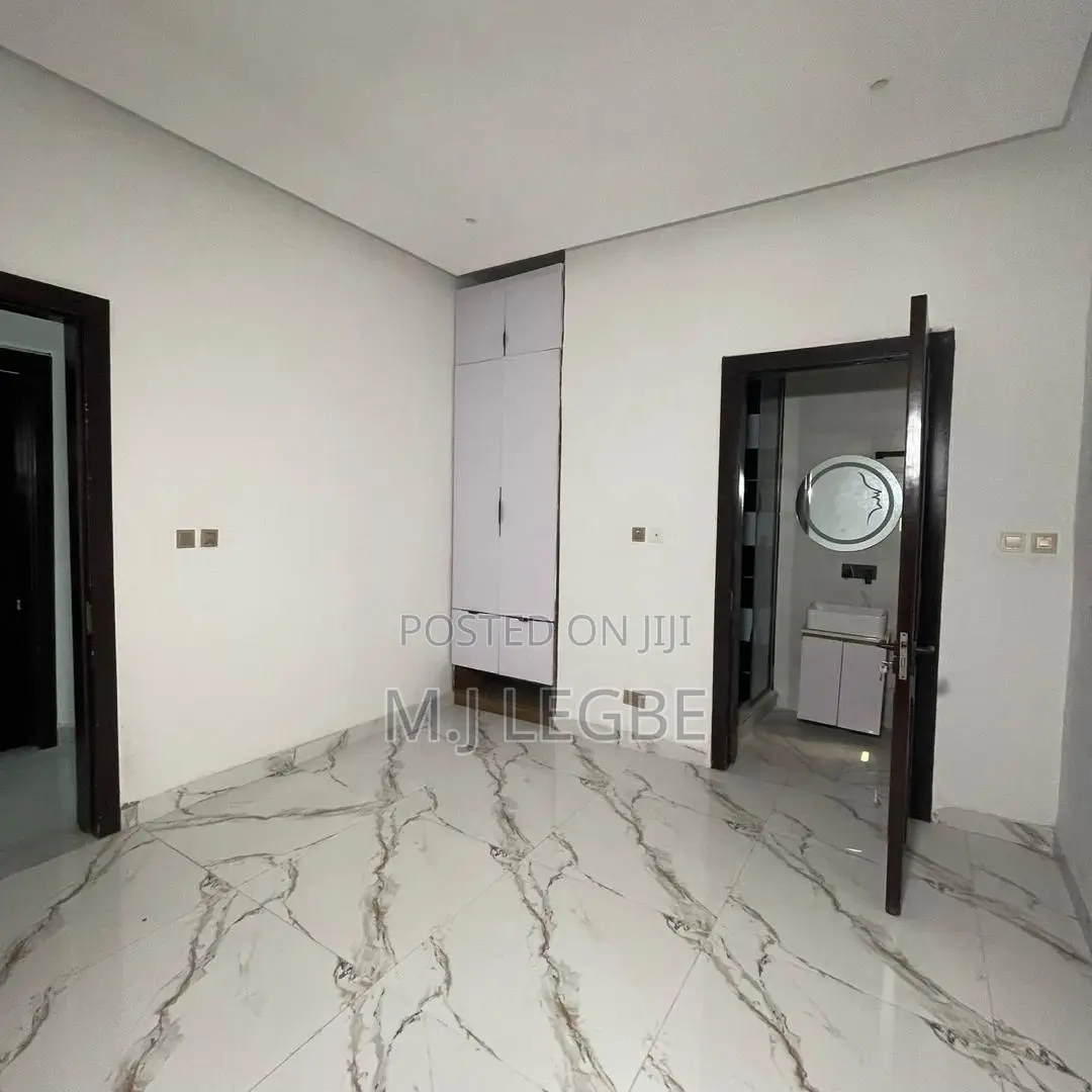 5bdrm Duplex in Osapa London, Lekki for sale