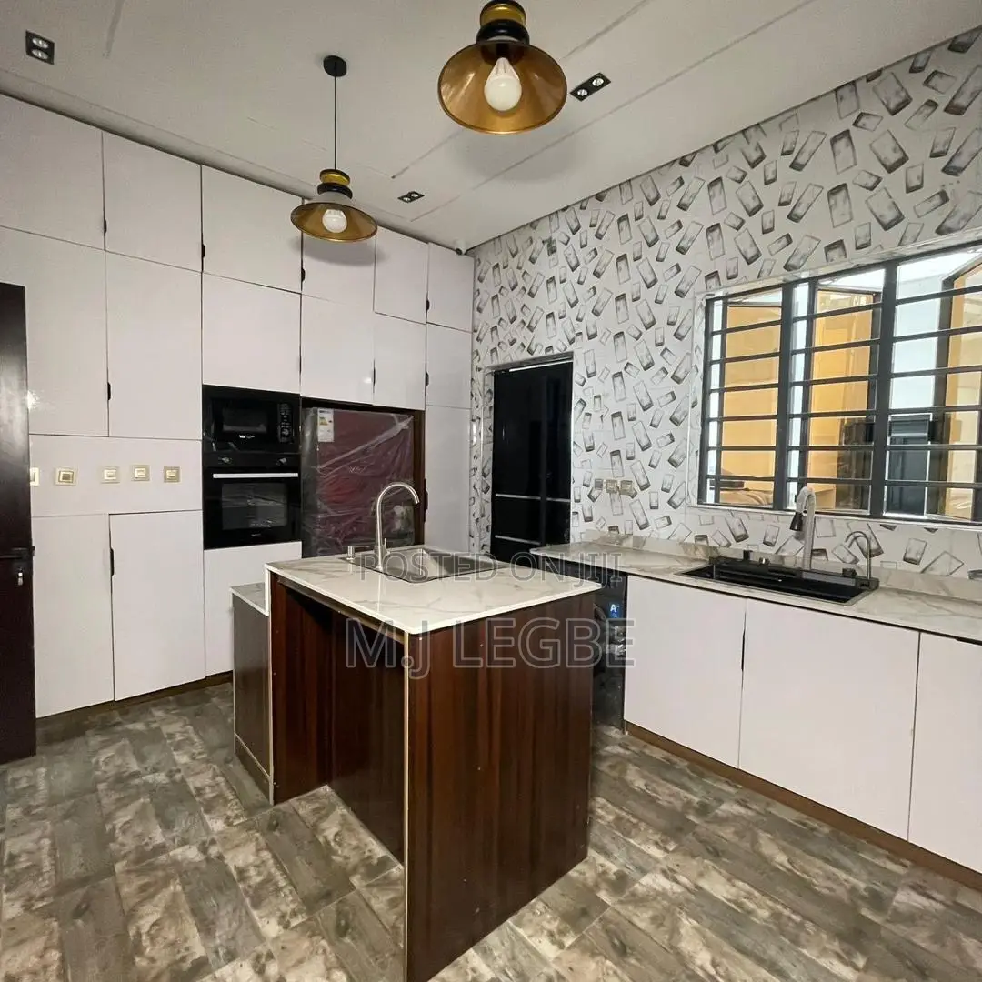 5bdrm Duplex in Osapa London, Lekki for sale