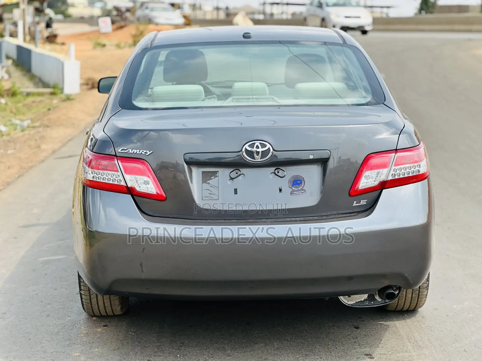 Toyota Camry LE 4dr Sedan (2.5L 4cyl 6AM) 2010 Gray