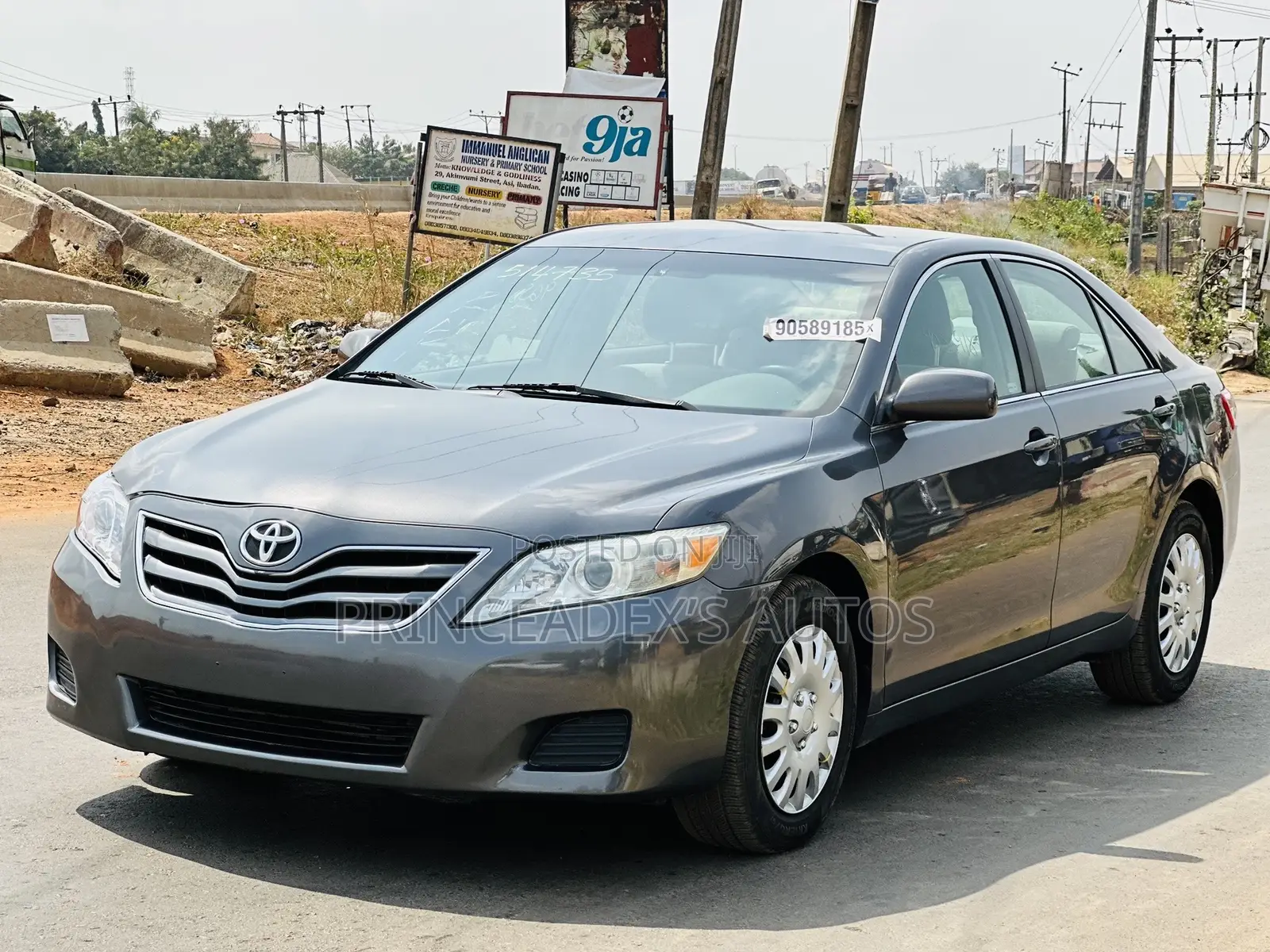 Toyota Camry LE 4dr Sedan (2.5L 4cyl 6AM) 2010 Gray