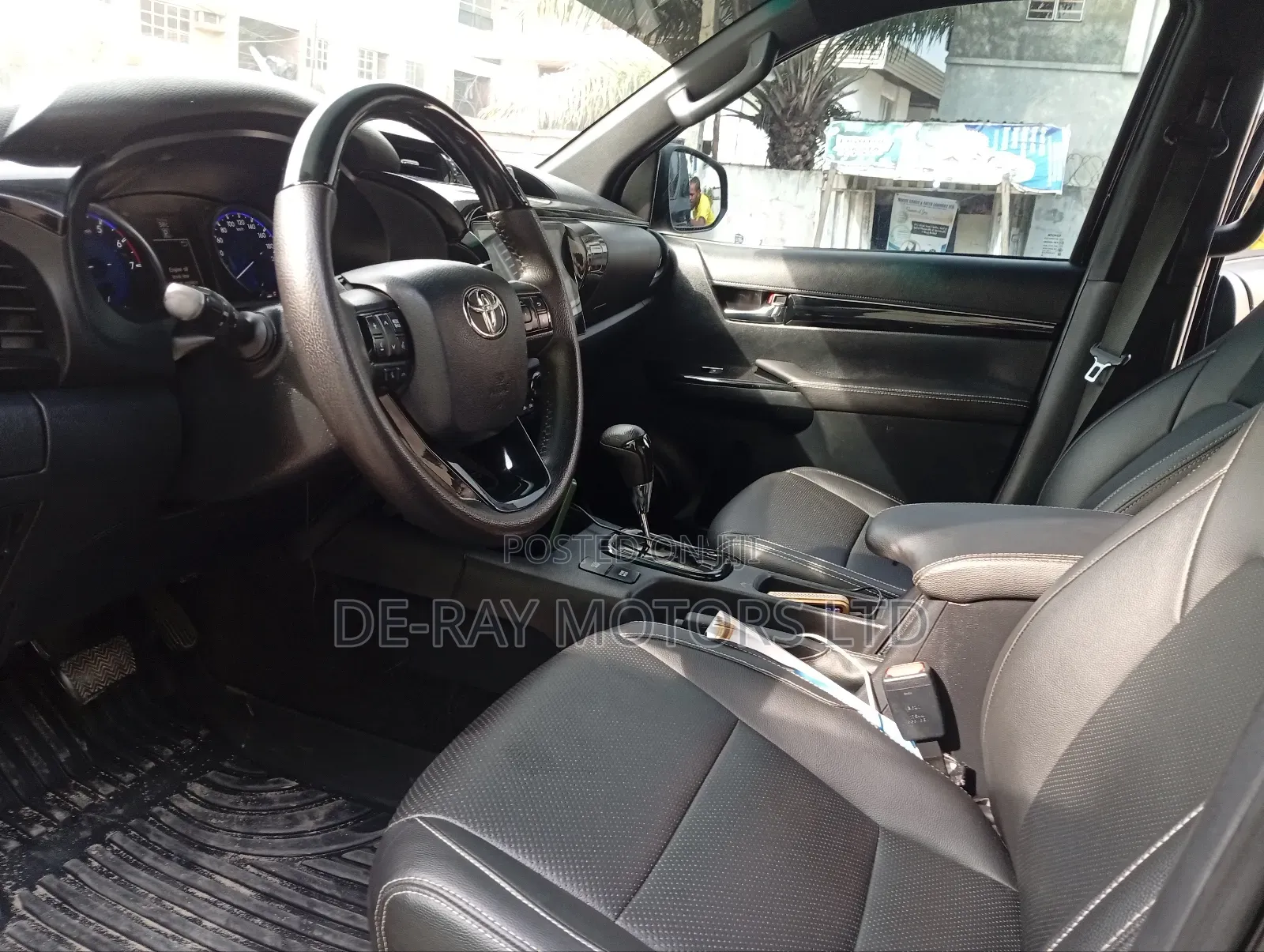 Toyota Hilux 2024 Black