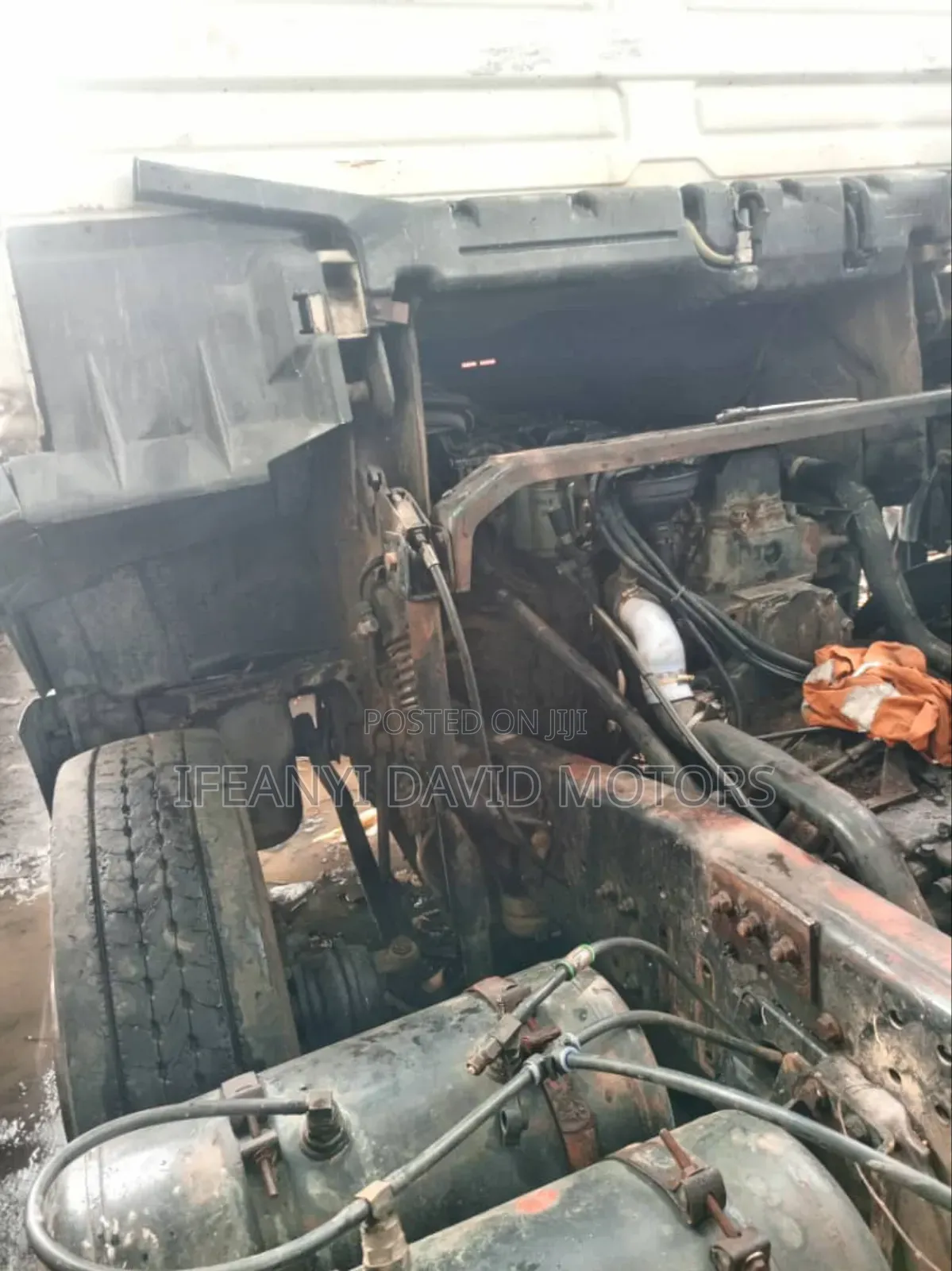 Man Diesel 8 Tyre Cap and Chassis