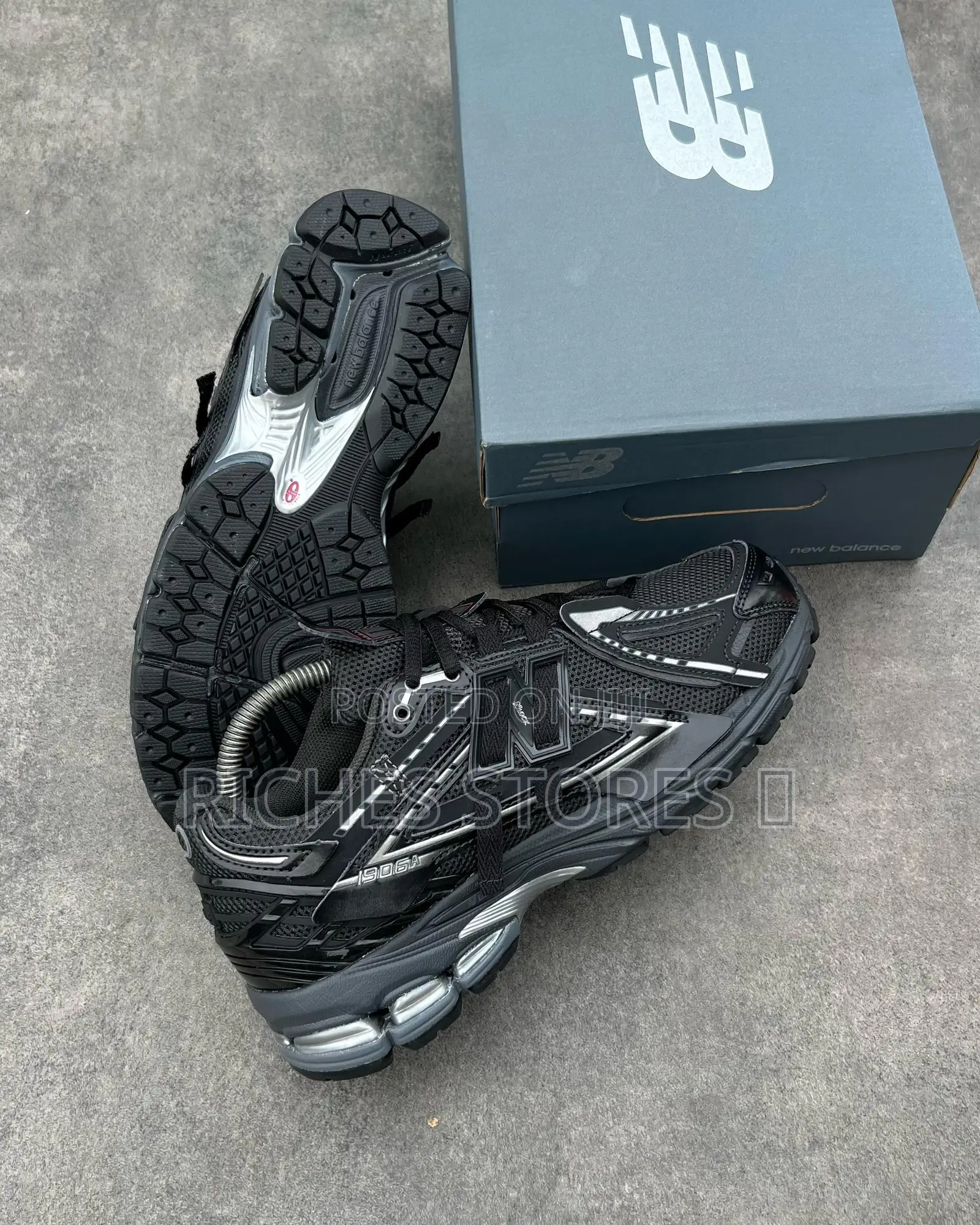 New Balance 1906a Triple Black