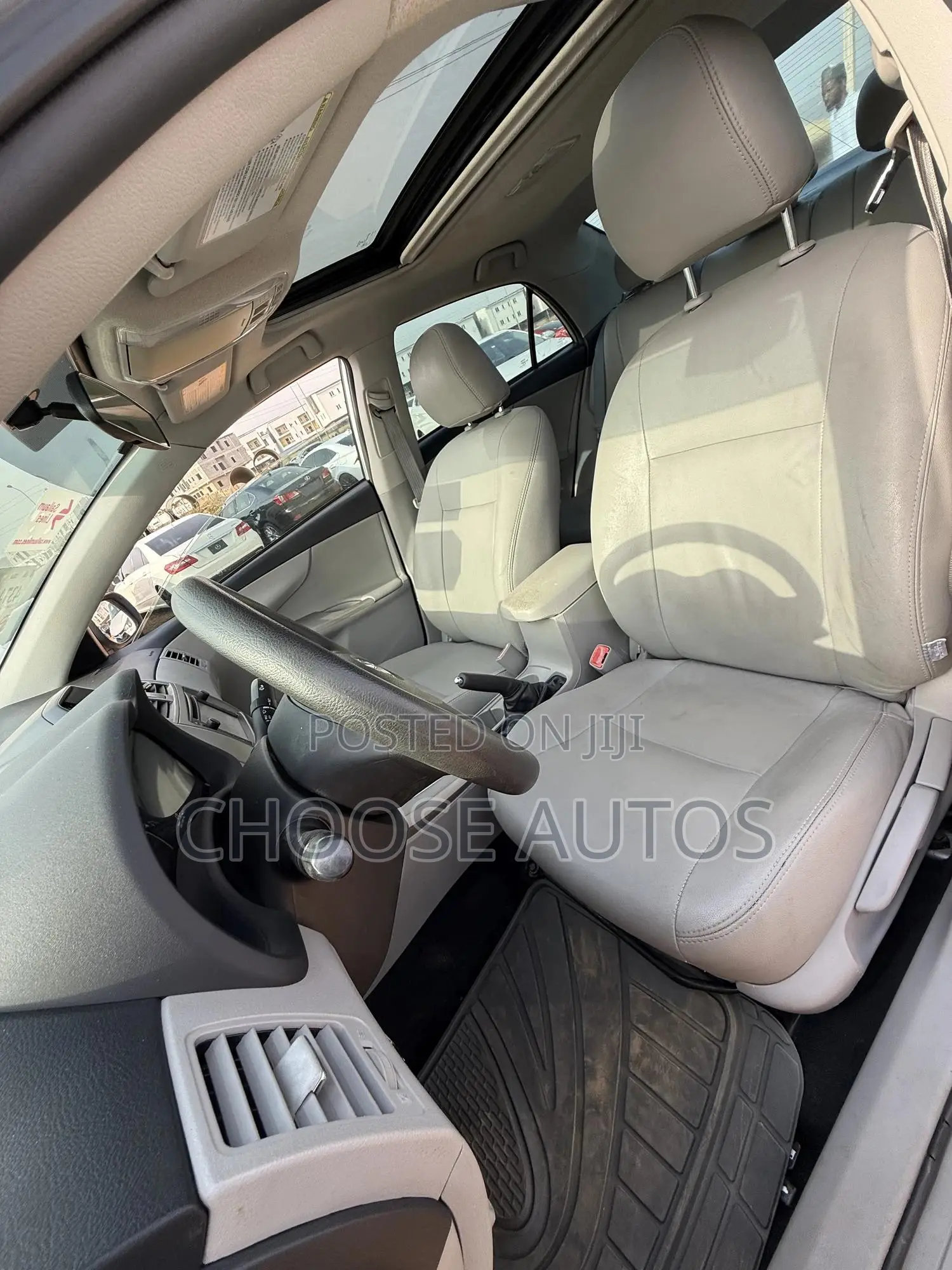 Toyota Corolla LE Special Edition 4dr Sedan (1.8L 4cyl 4A) 2013 Silver