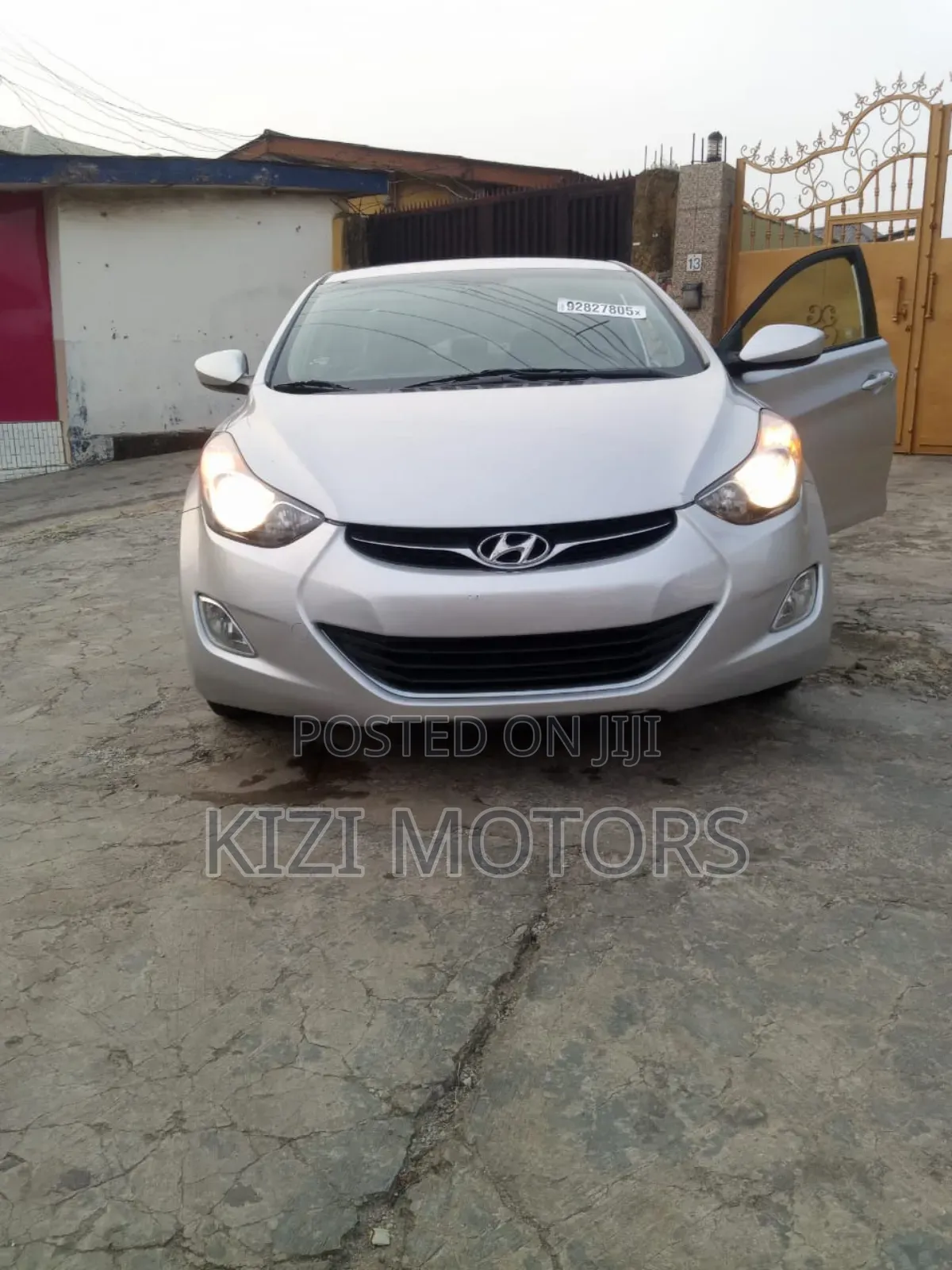 Hyundai Elantra GLS Sedan FWD (1.8L 4cyl 6M) 2013 Silver