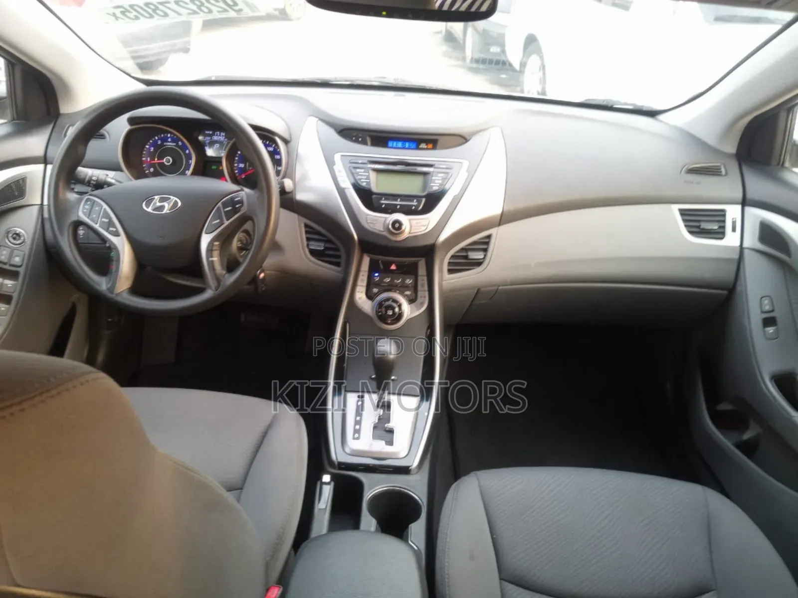 Hyundai Elantra GLS Sedan FWD (1.8L 4cyl 6M) 2013 Silver