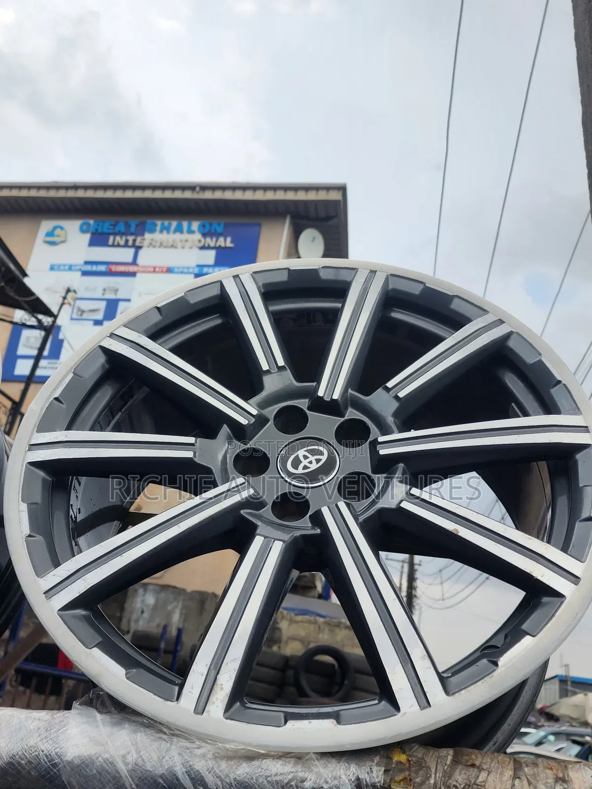 Unique 20inch Rim.