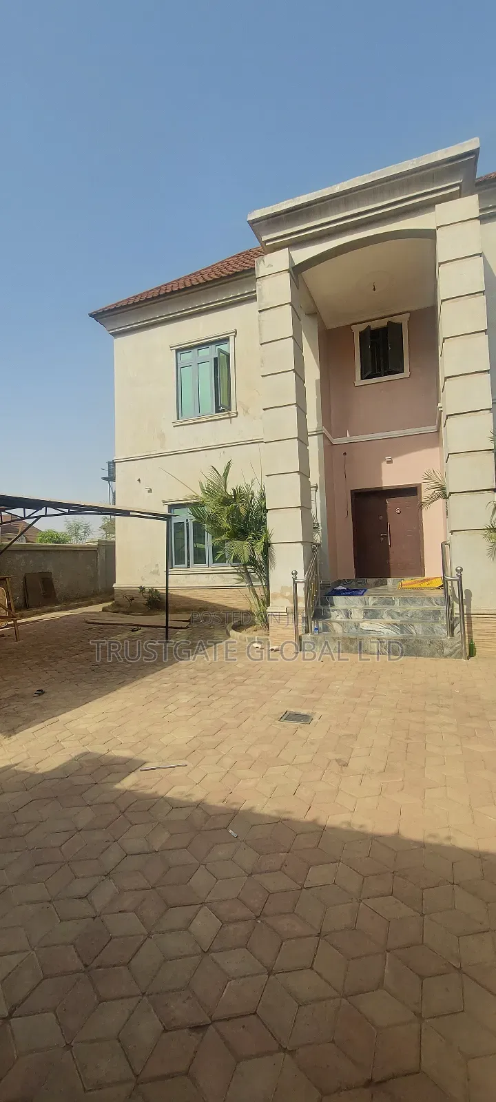 5bdrm Duplex in Broadview Estate, Idu Industrial for rent
