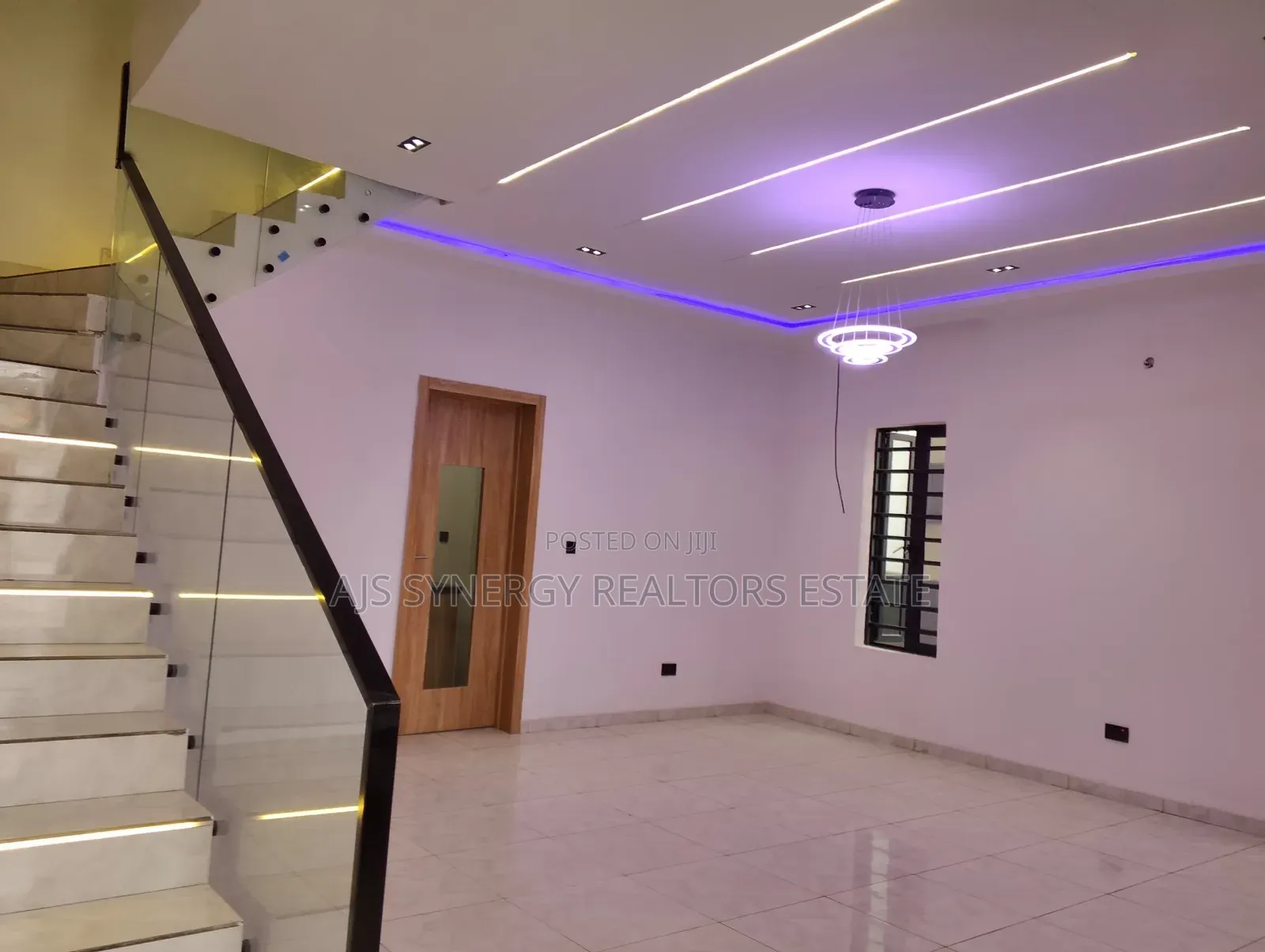 4bdrm Duplex in Thomas Estate for sale