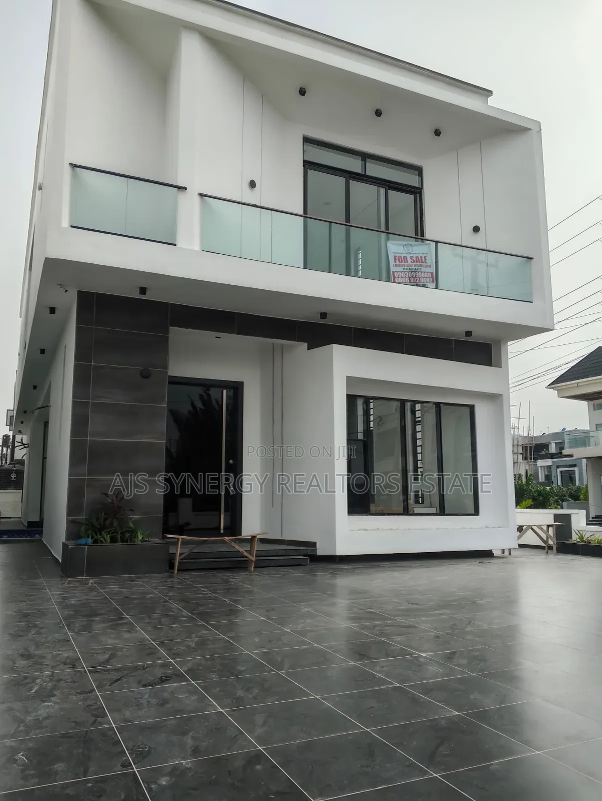 5bdrm Duplex in Ikota for sale