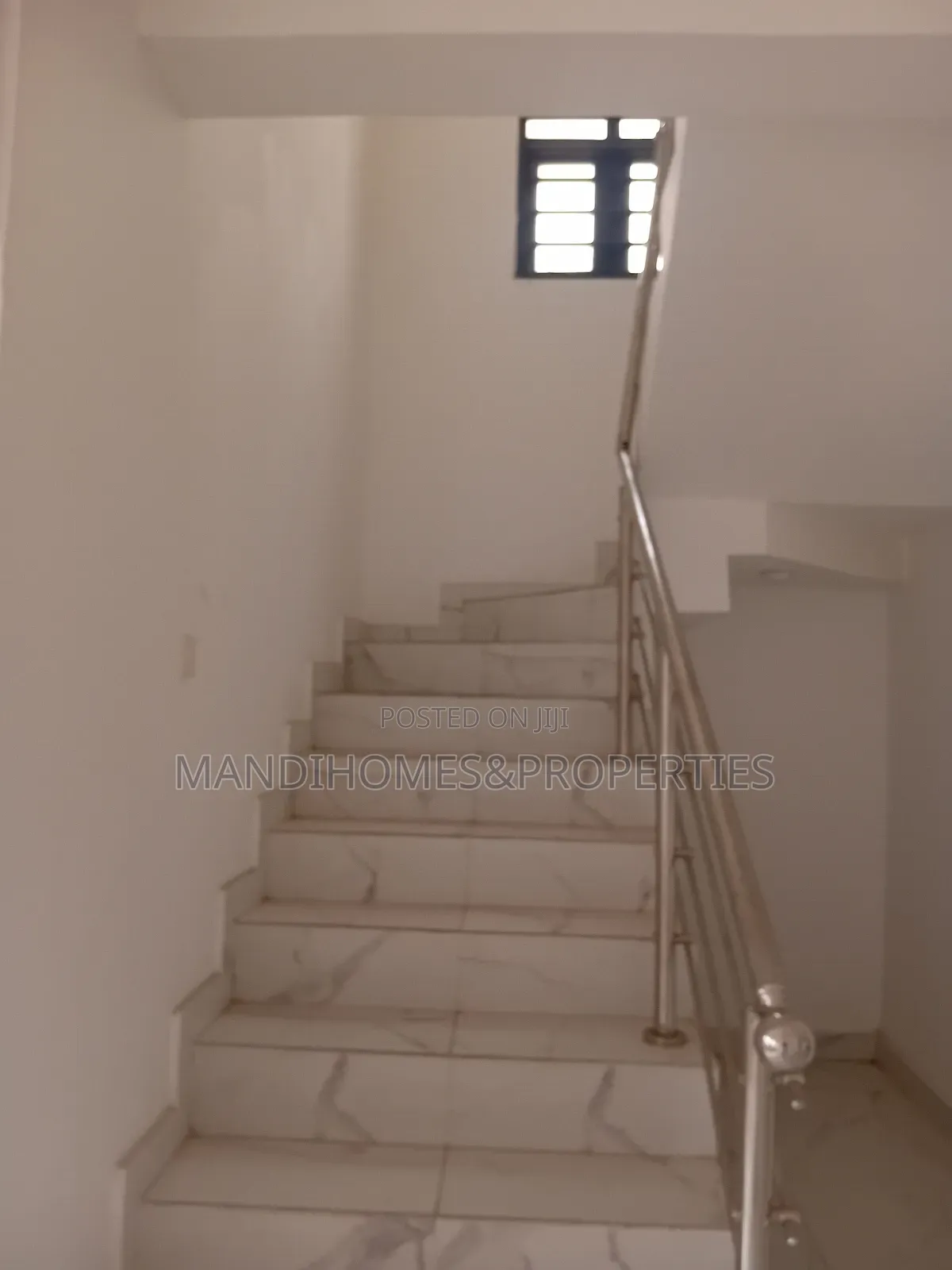 8bdrm Duplex in Sangotedo for sale