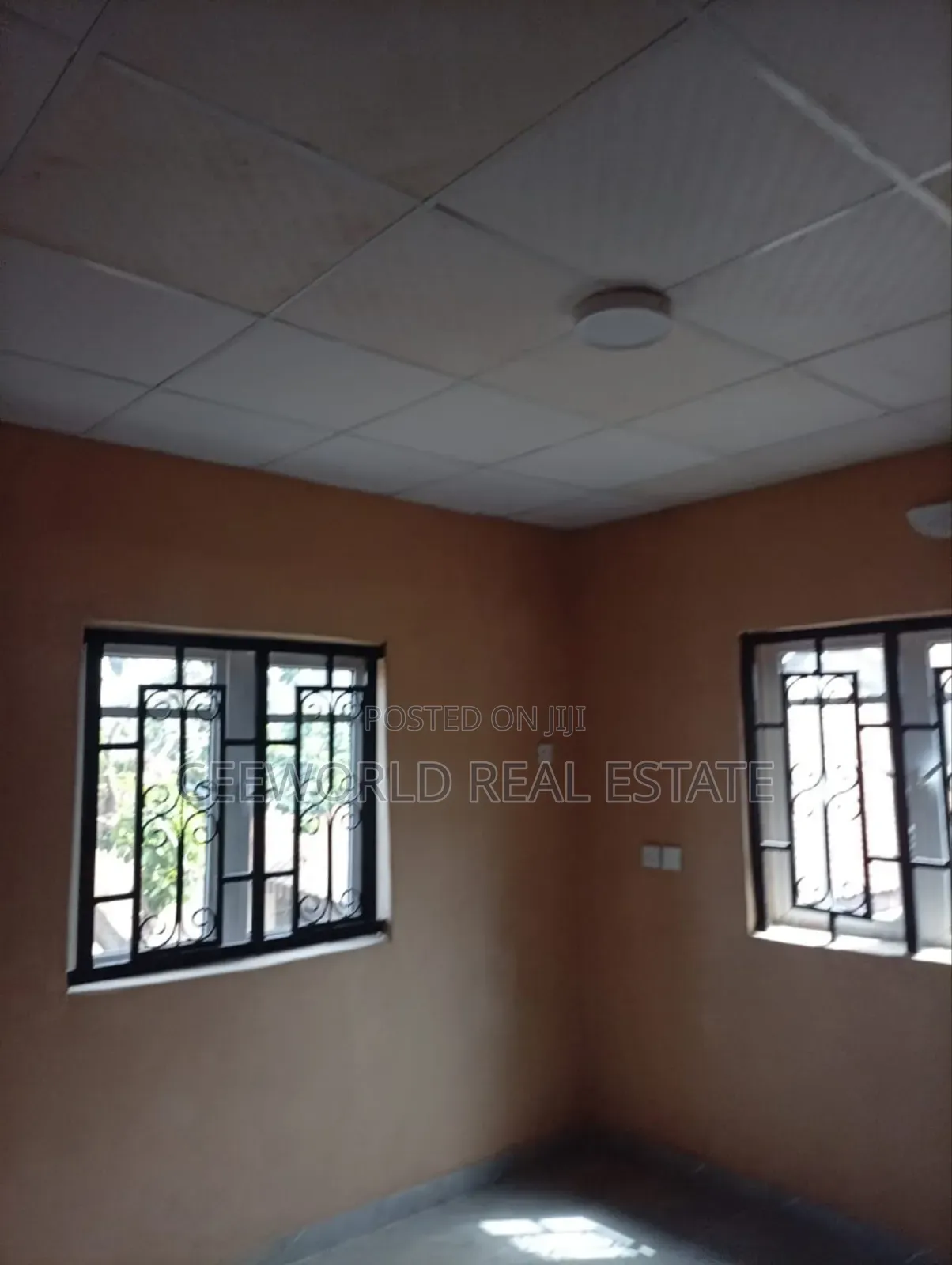 3bdrm Apartment in Ajila Elebu, Akala Express for rent