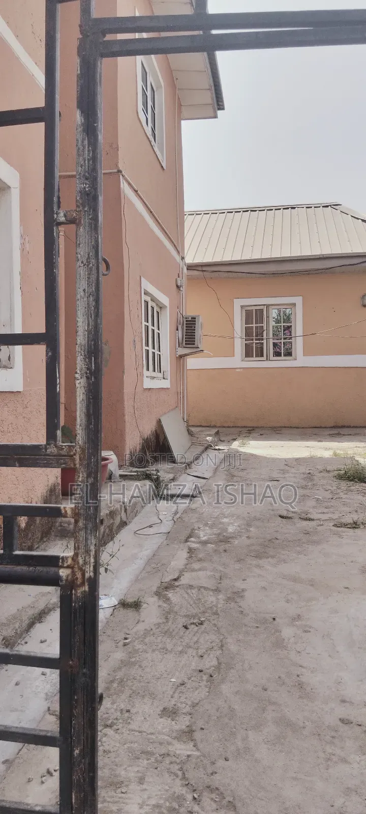 4bdrm Block of Flats in Gwarimpa, Gwarinpa for sale