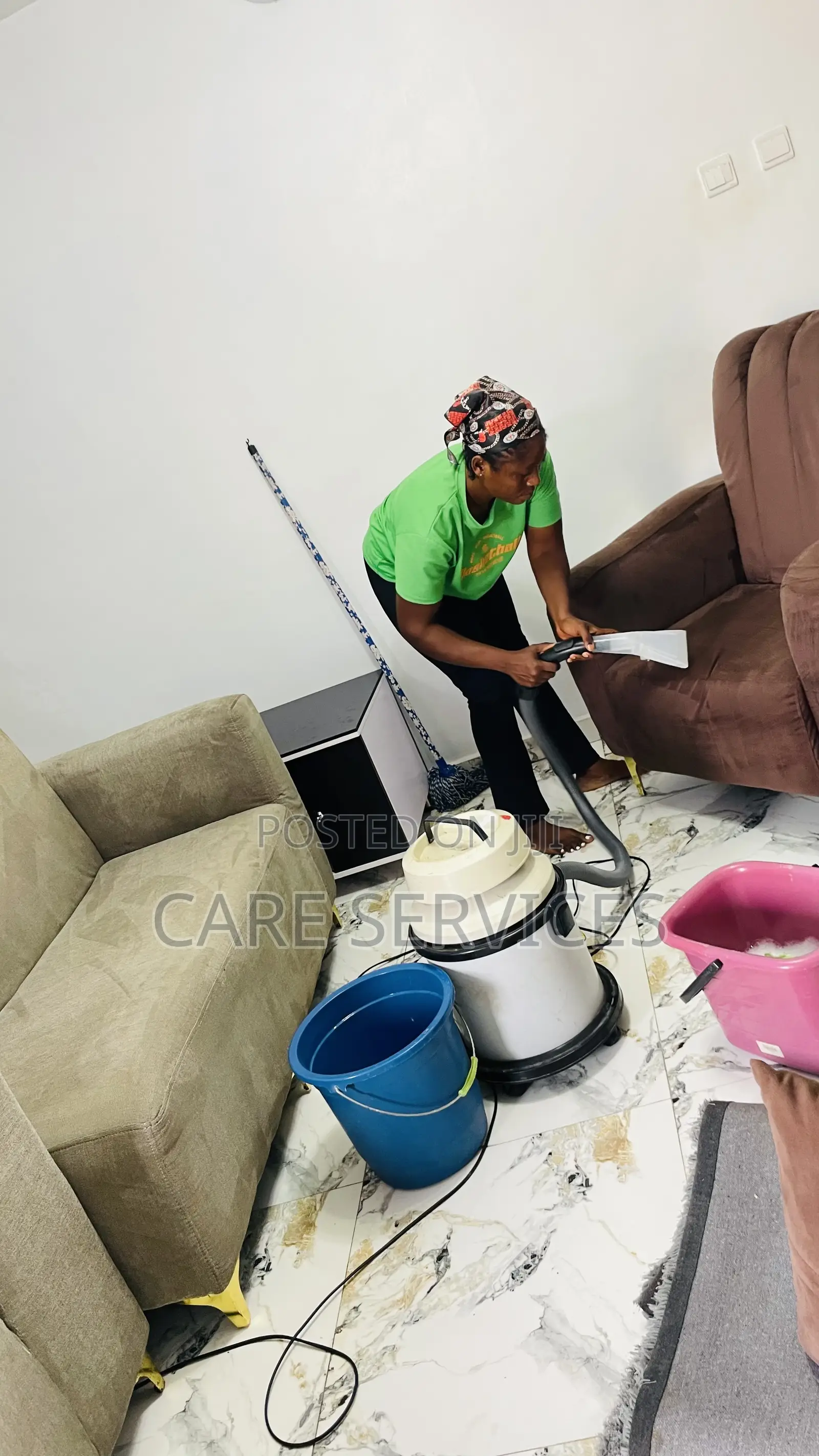 Professional Furniture Settee Cleaning