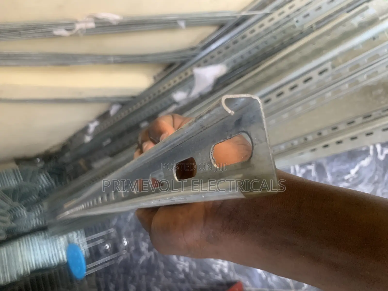 Unitrust 40by20 Available