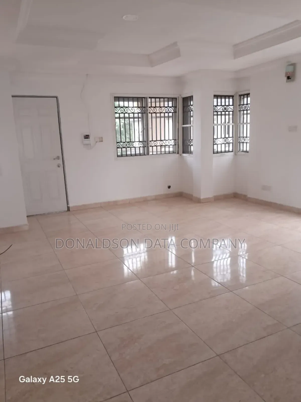 7bdrm Duplex in Olatunbosun Close for sale