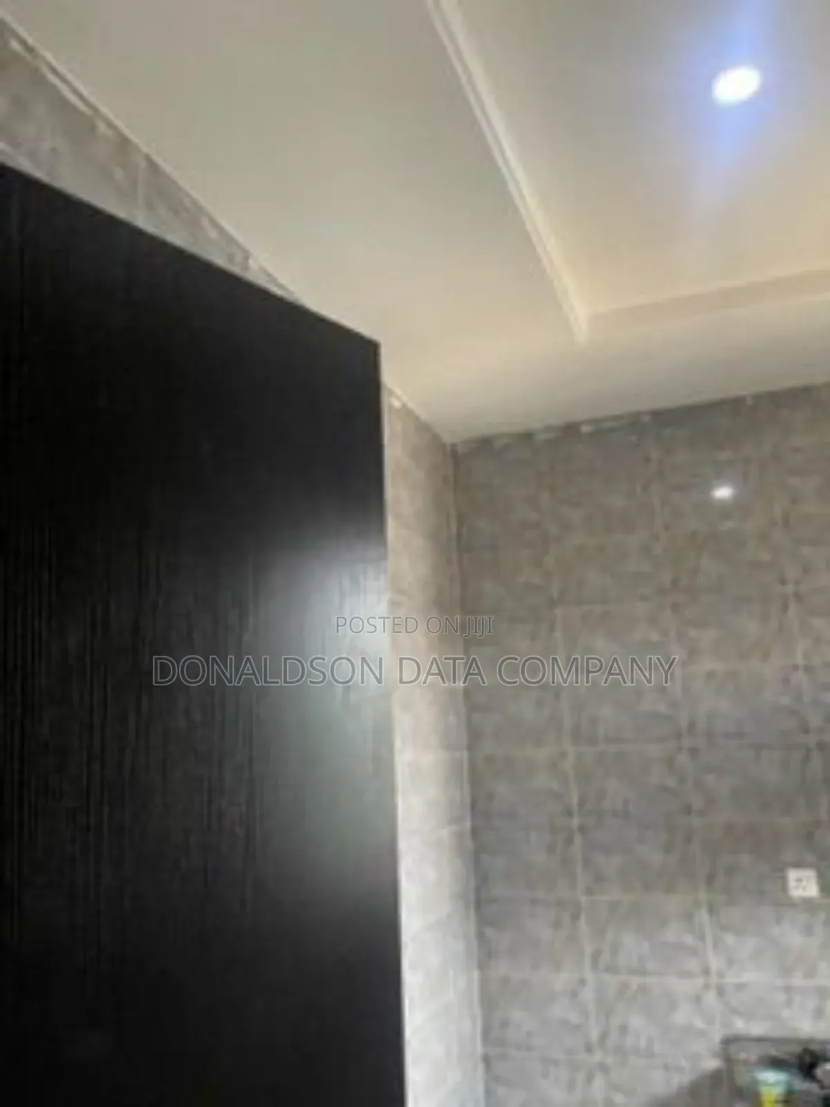 7bdrm Duplex in Olatunbosun Close for sale