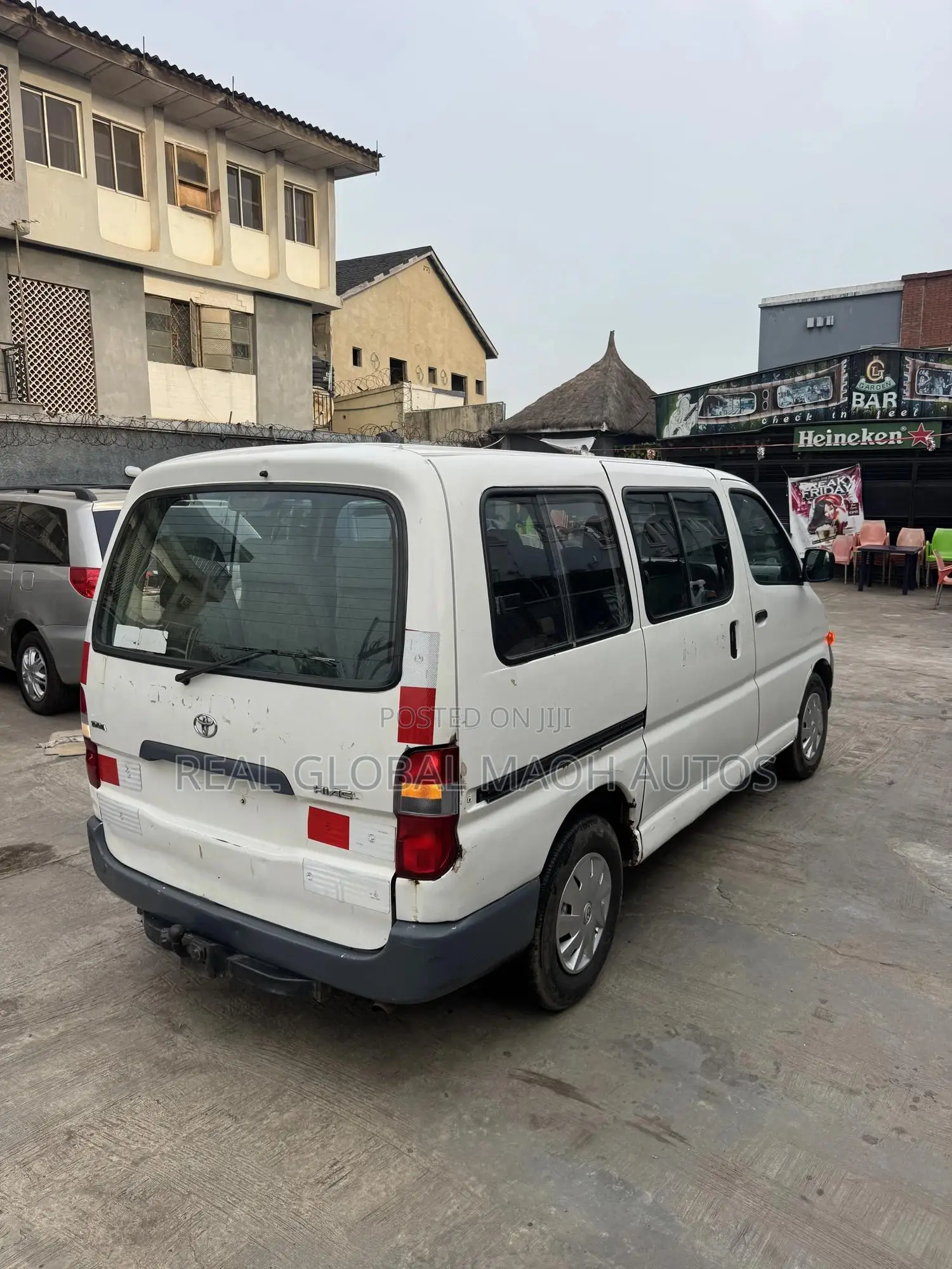 Toyota HiAce 2006 White