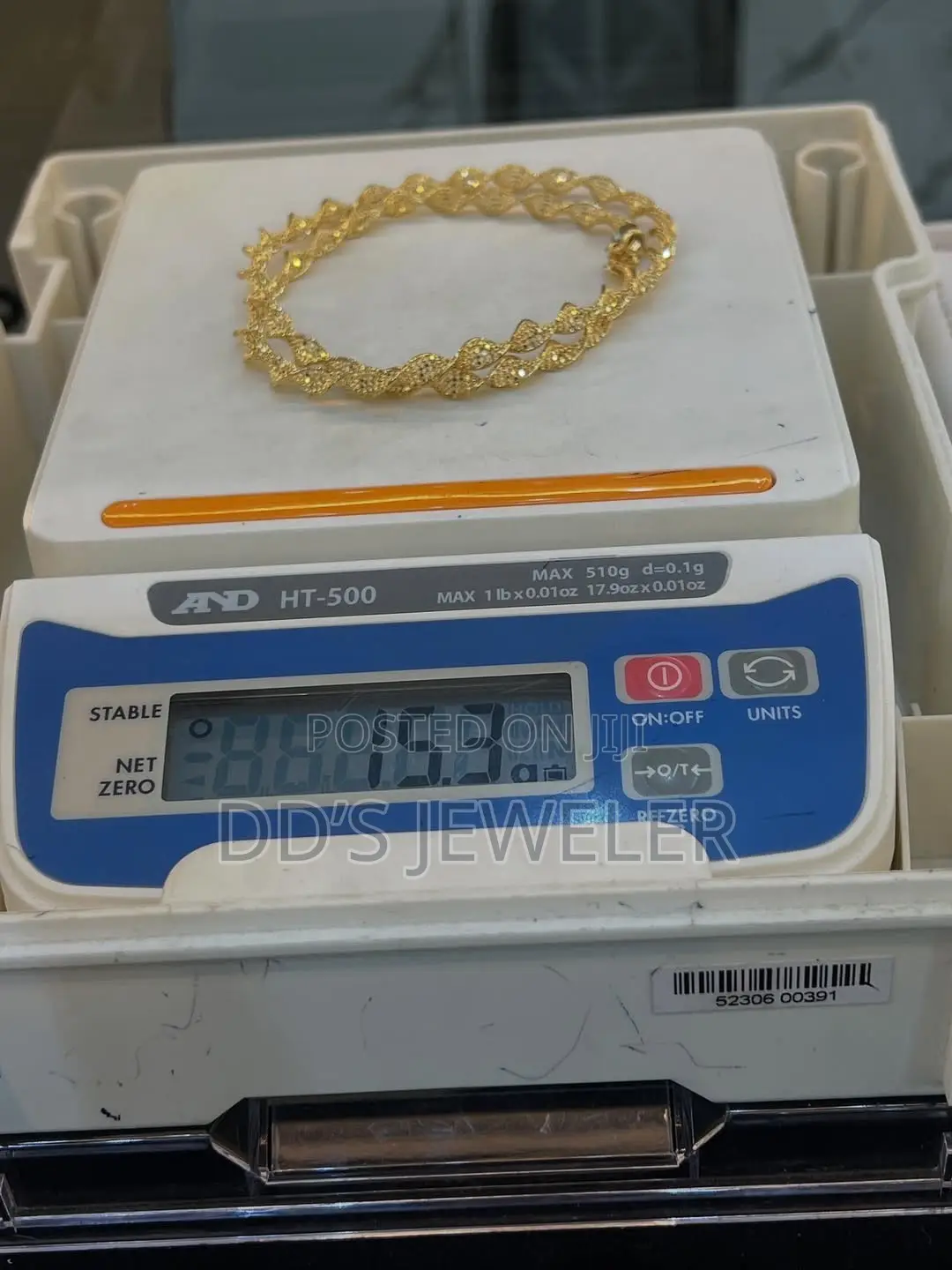 18 Karat Gold Necklace.