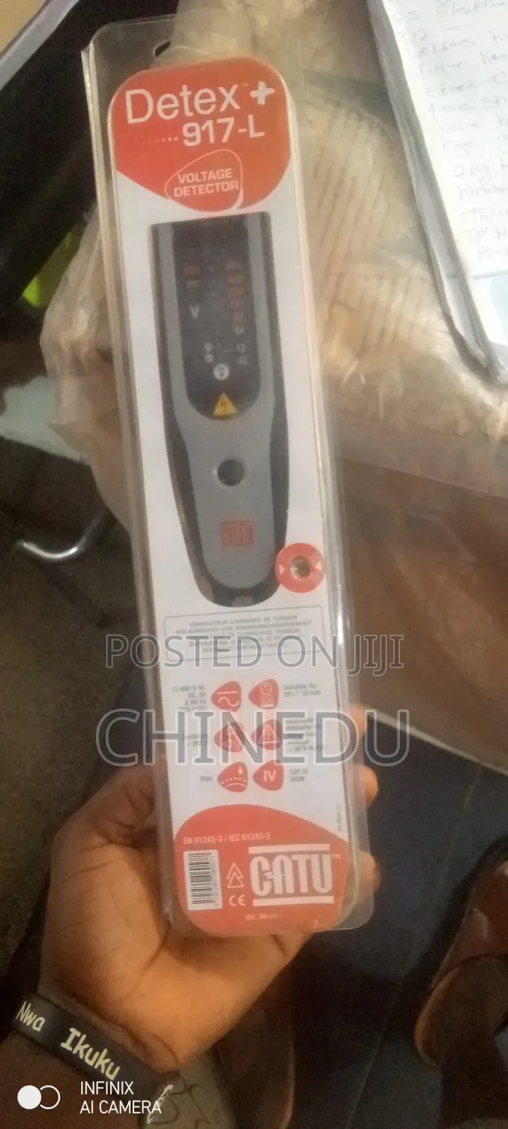 Voltage Detector