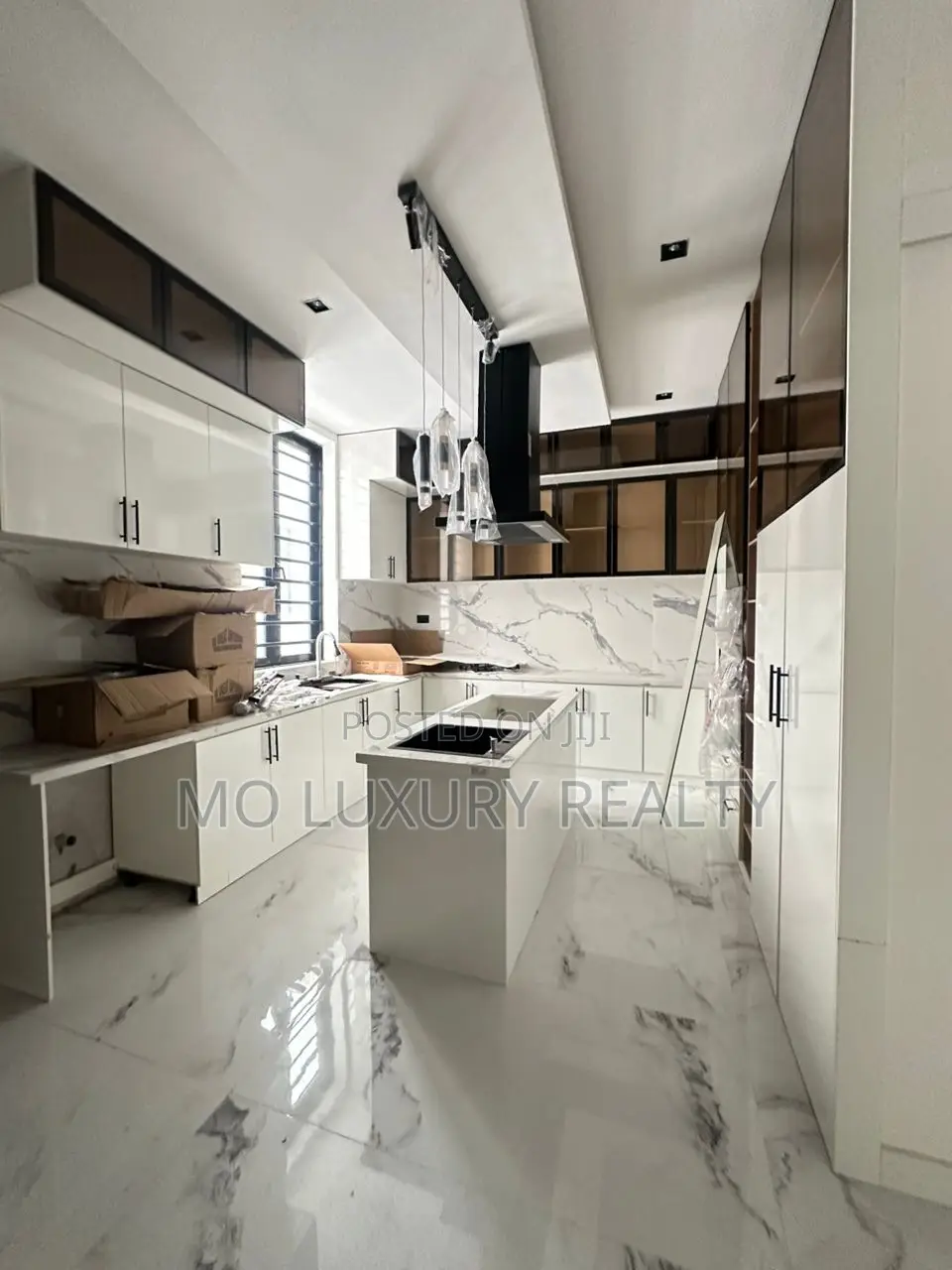5bdrm Duplex in Lekki Phase 1 for sale