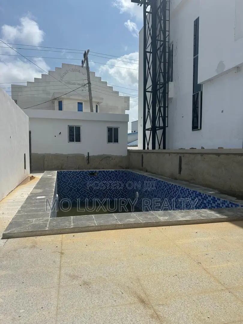 4bdrm Duplex in Ajah for sale