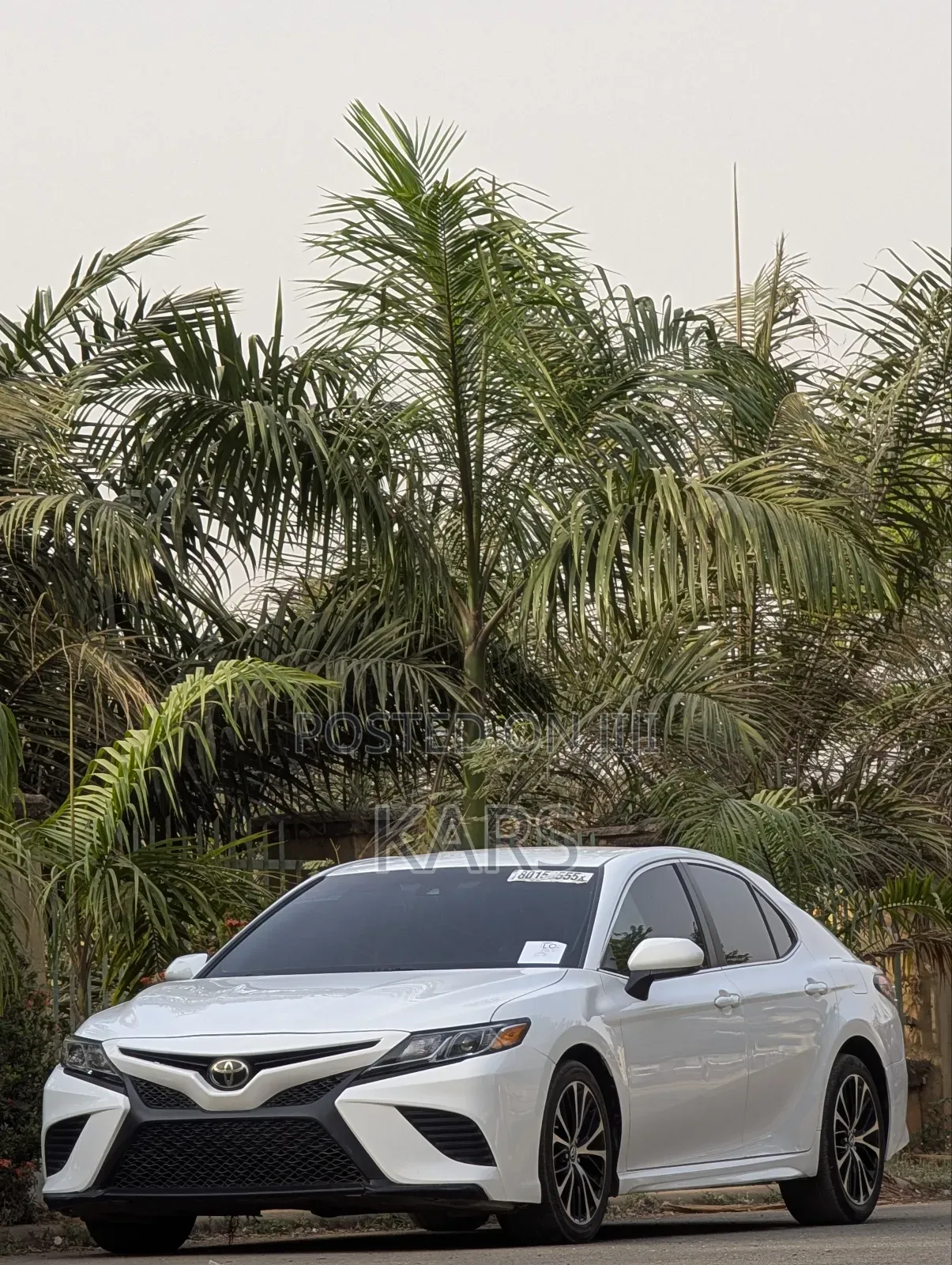 Toyota Camry SE FWD (2.5L 4cyl 8AM) 2018 White