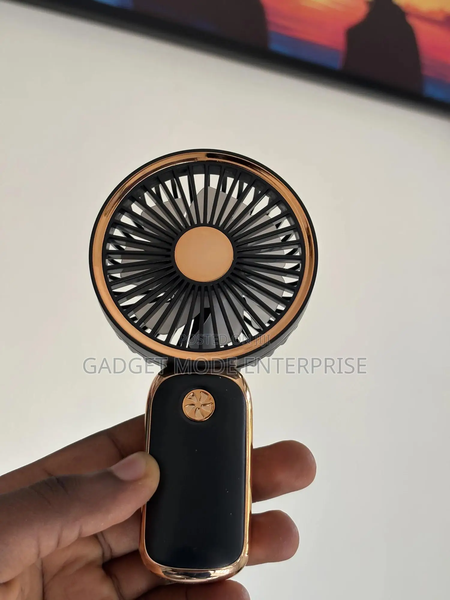 Diandi Dd-8024 Compact, Portable, and Rechargeable Handheld Mini Fan