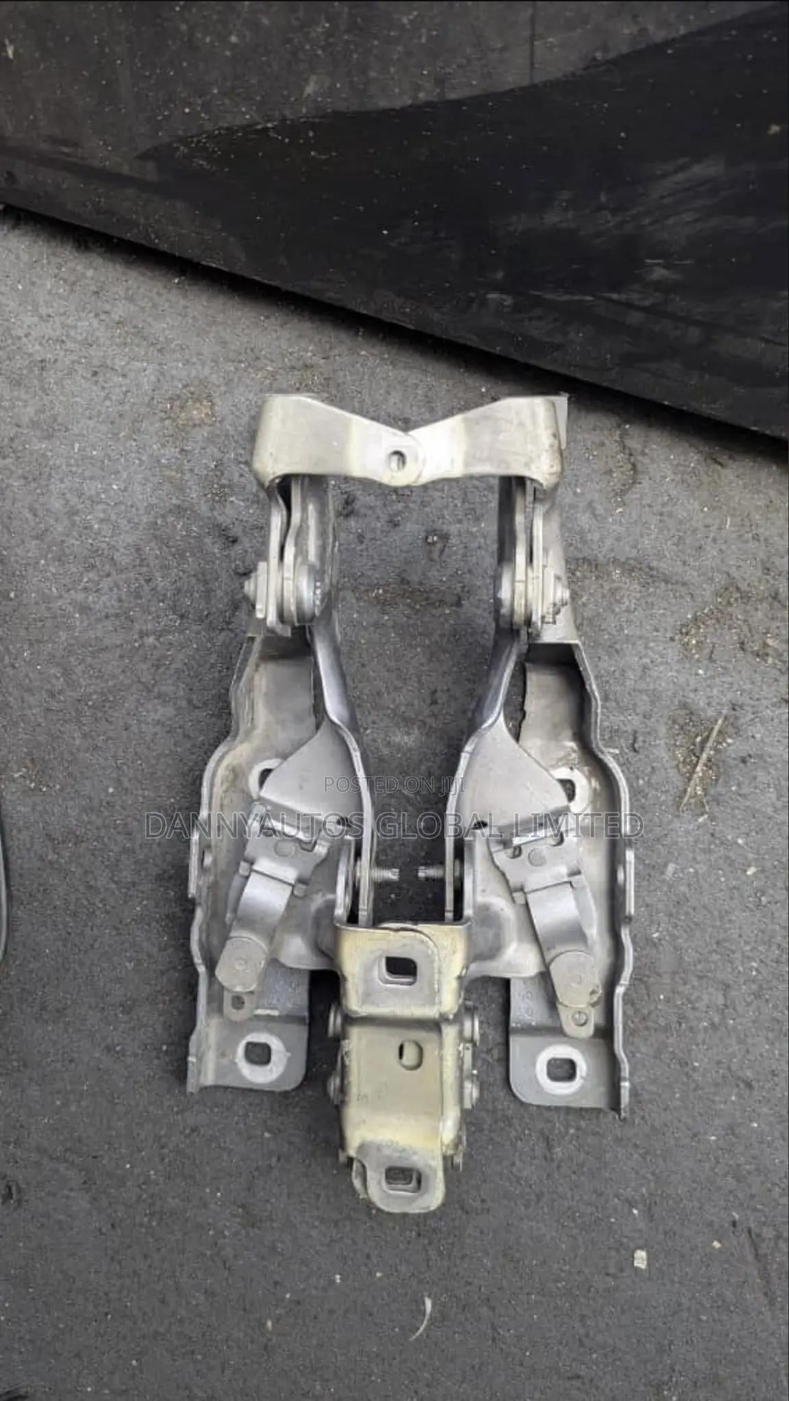 Bonnet Hanger for Gla 250