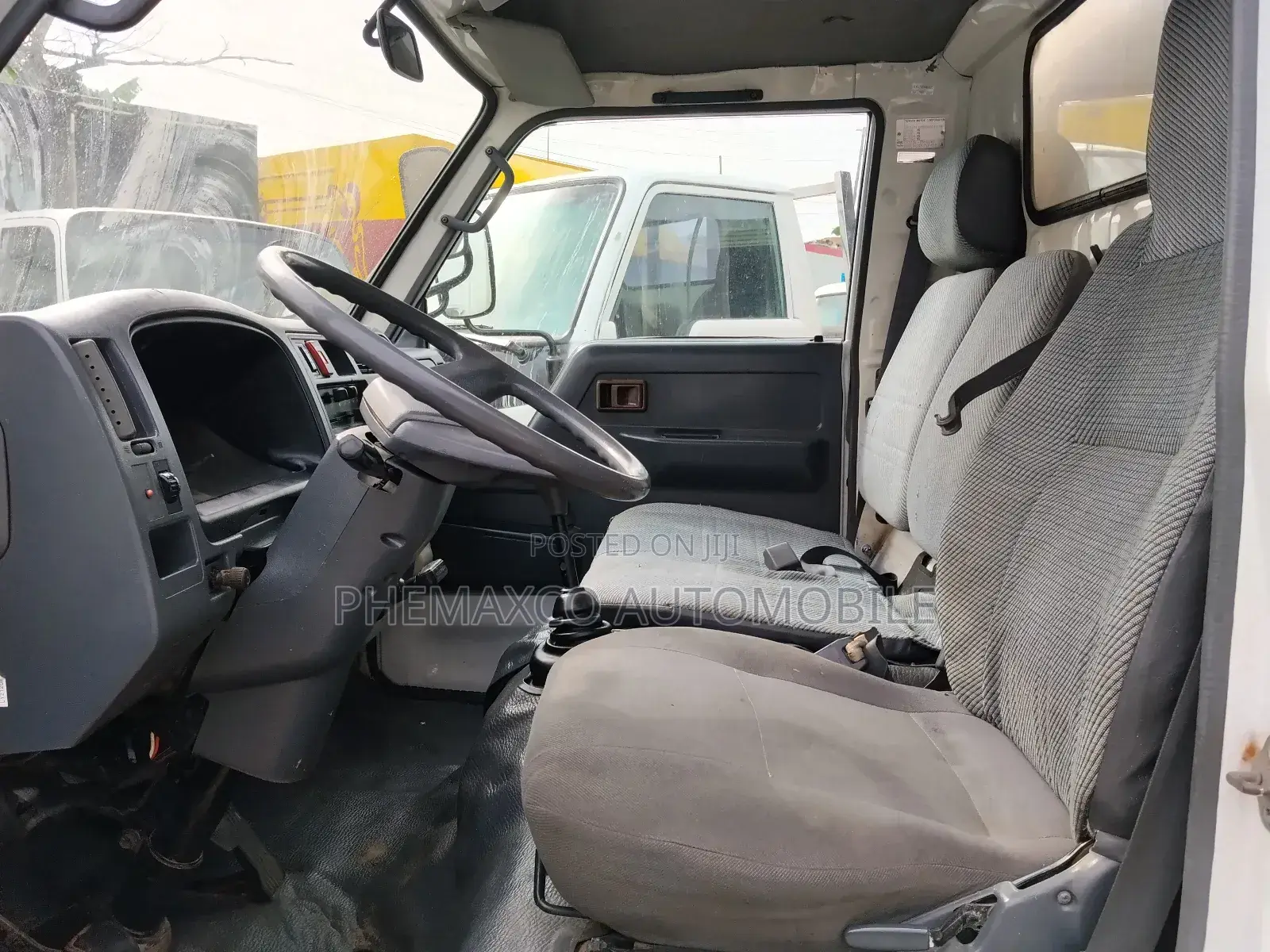 Toyota Dyna 2002 White