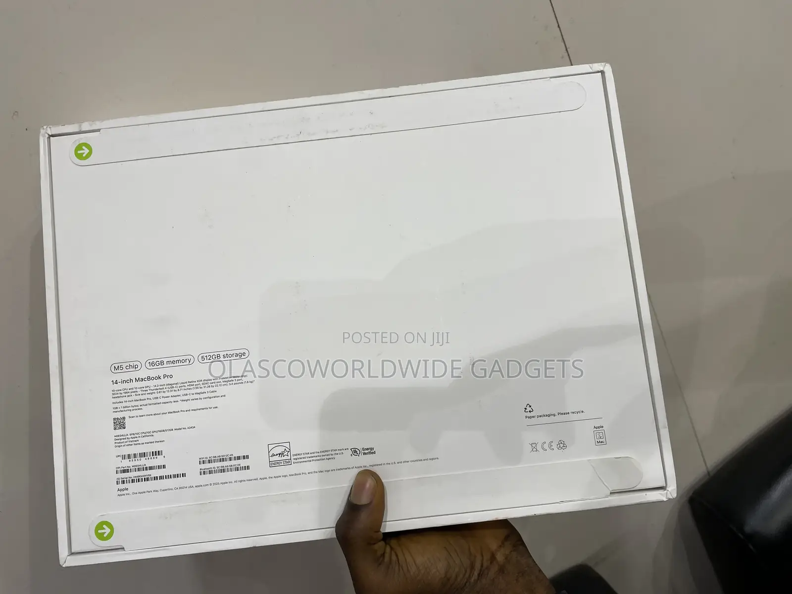 New Laptop Apple MacBook Pro 2025 M5 14-inch 16GB Apple M5 SSD 512GB